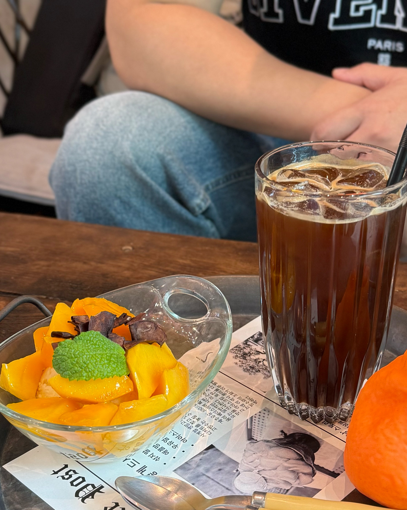 커피맛 좋아요! 애플망고 아이스크림도 진짜 맛있어요! 제주도에서 꼭 먹어야함! - 제주 맛집 먹쿠슬낭카페