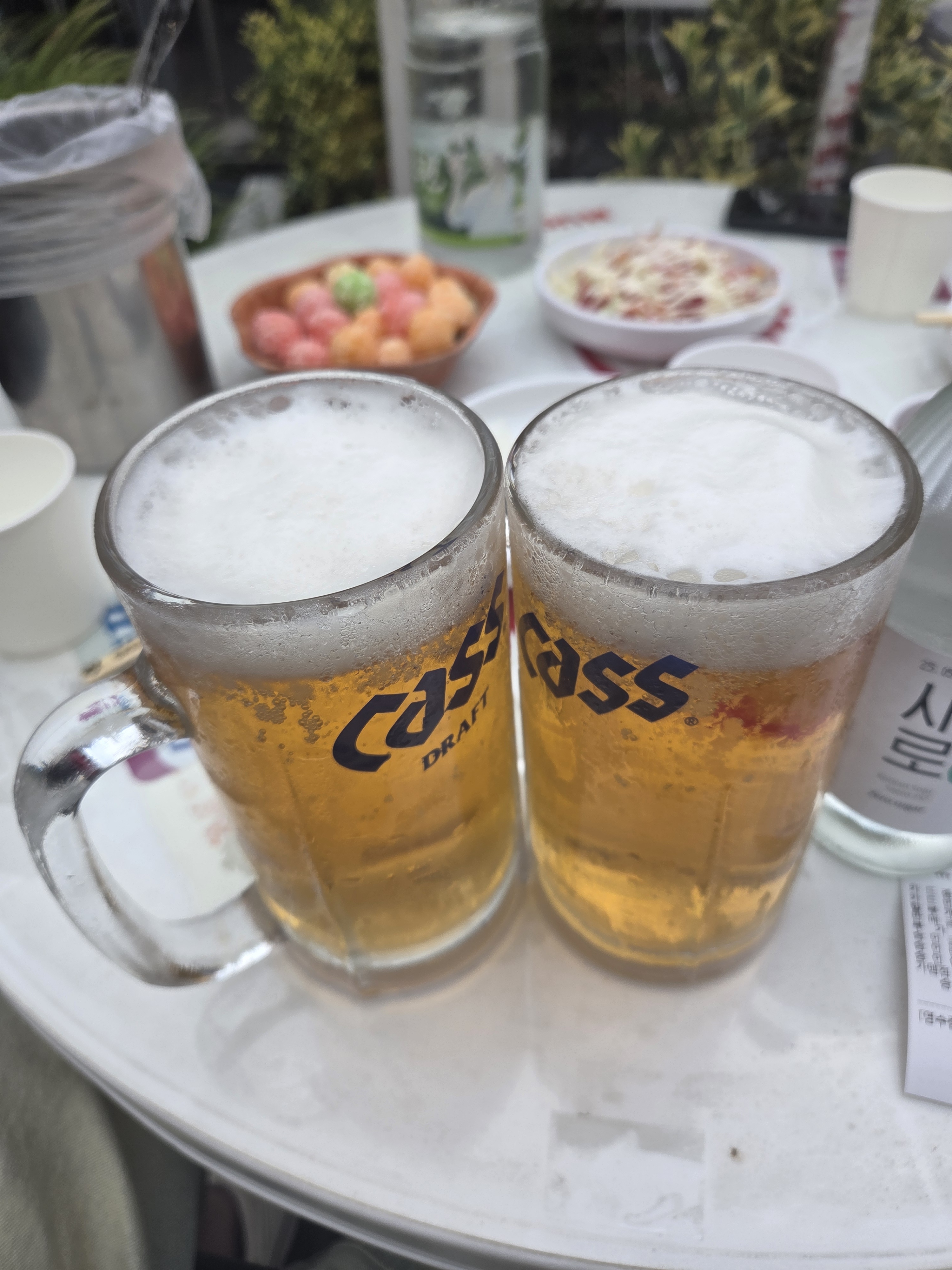 집앞 치킨야장으로 최고!! 생맥도 너무시원하고 치킨도 여러번 먹어본 사람으로써 맛집보장입니