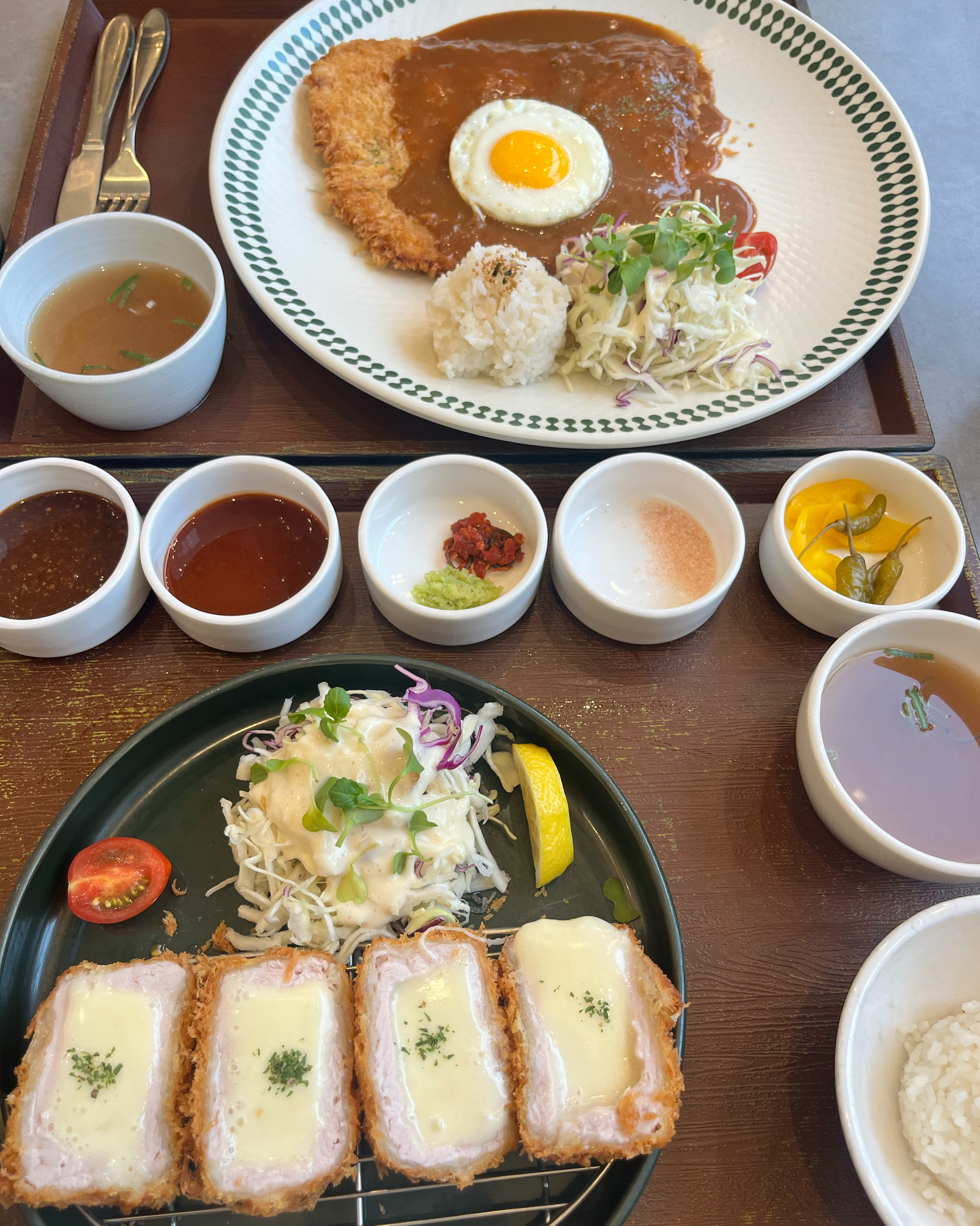 층고가 높고 분위기가 좋아요. 가볍게 데이트하기 좋은 장소네요!! - 대전 맛집 소바카츠 월평선사점