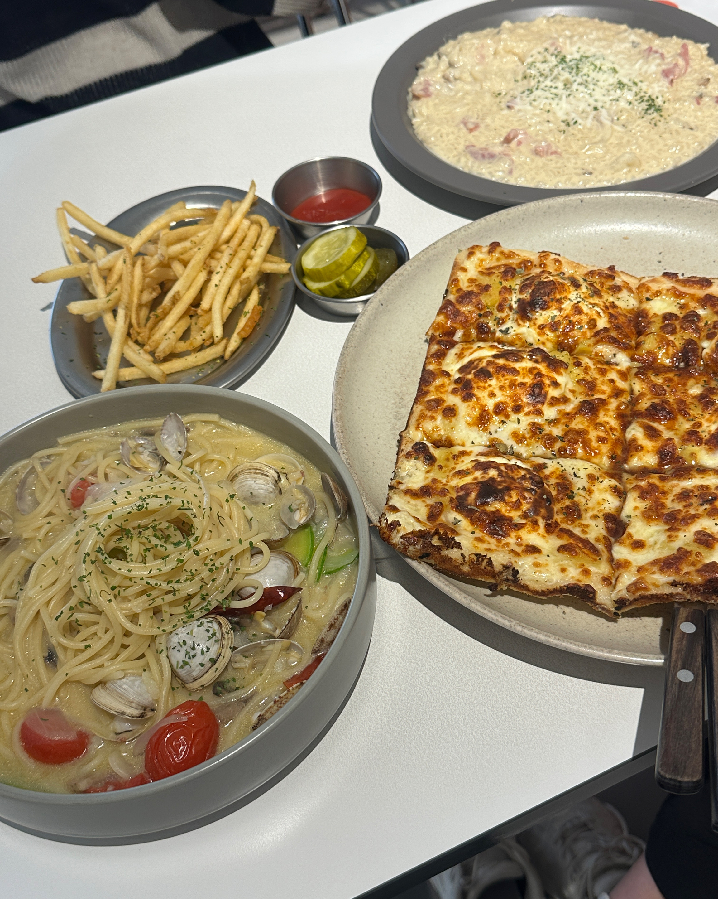 양 정말 많고 맛도 엄청 있어요~~ - 대구 맛집 오레가노 동성로본점