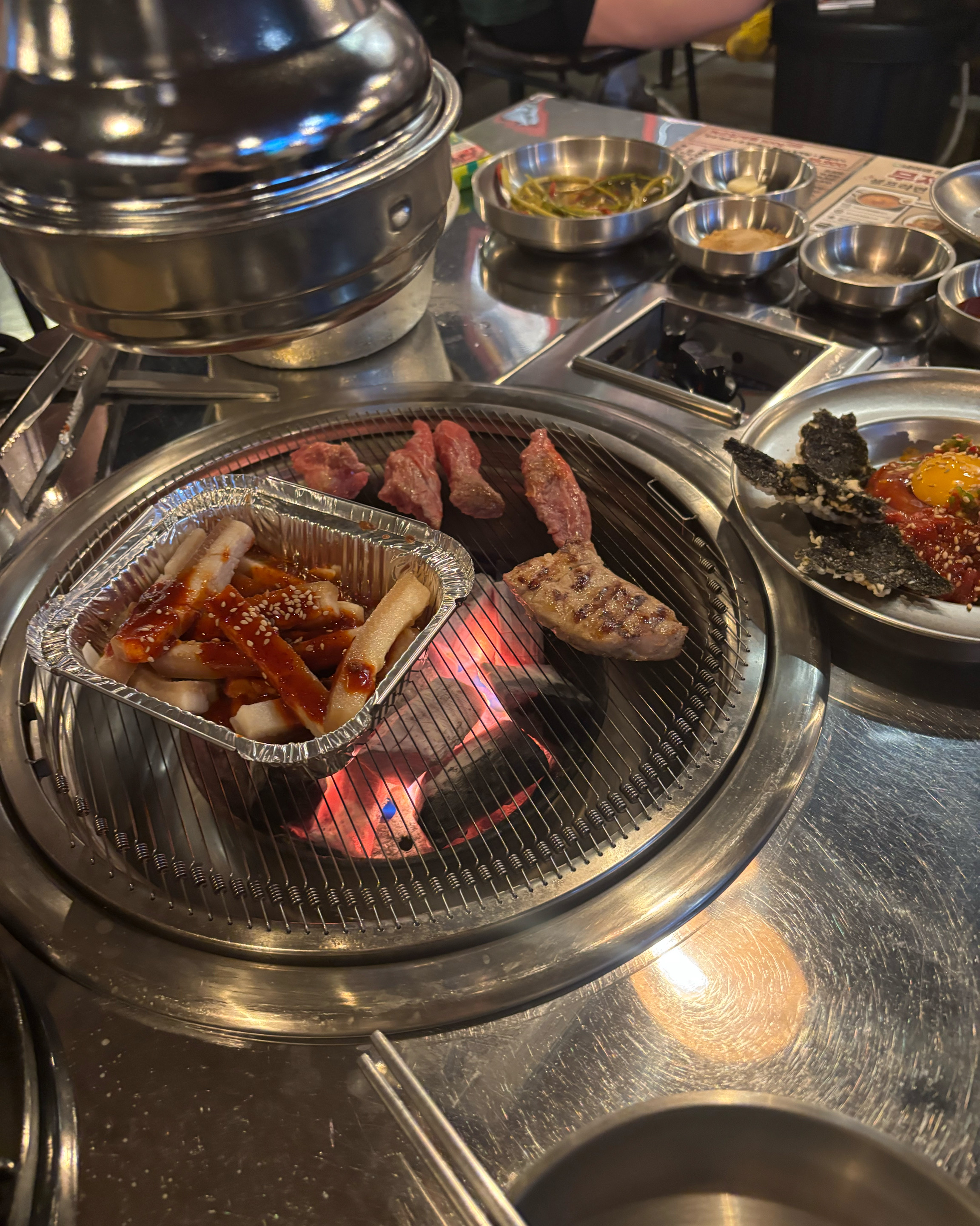 처음 와보는데 너무 좋고 직원들이 친절하고 파이팅 넘쳐서 저도 힘이나요! 그리고 맛있어요!
