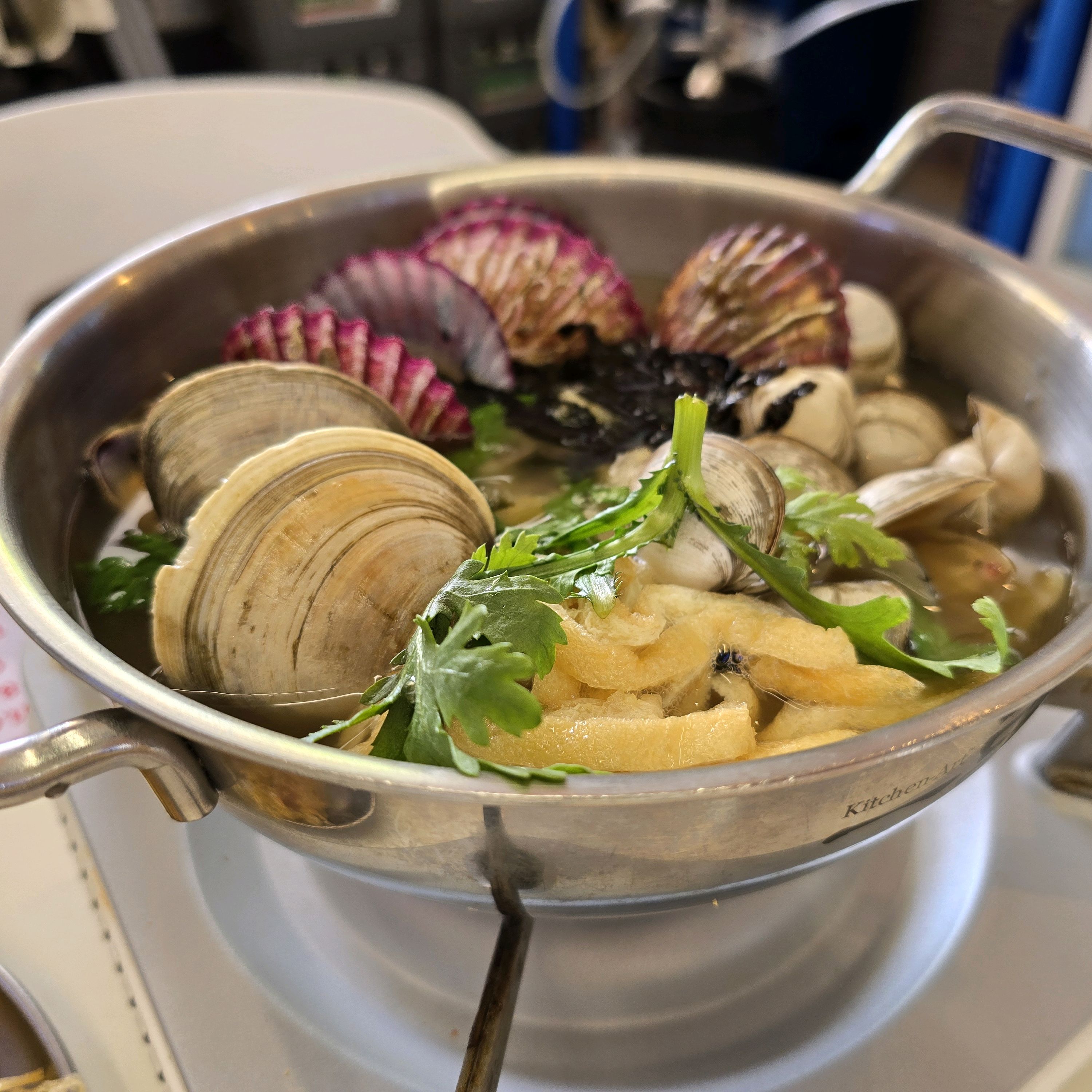 탕수육은 당연히 시켰고 진미채튀김 너무 맛있네요! 이집 튀김 잘해요! 하이볼도 시원하니 딱
