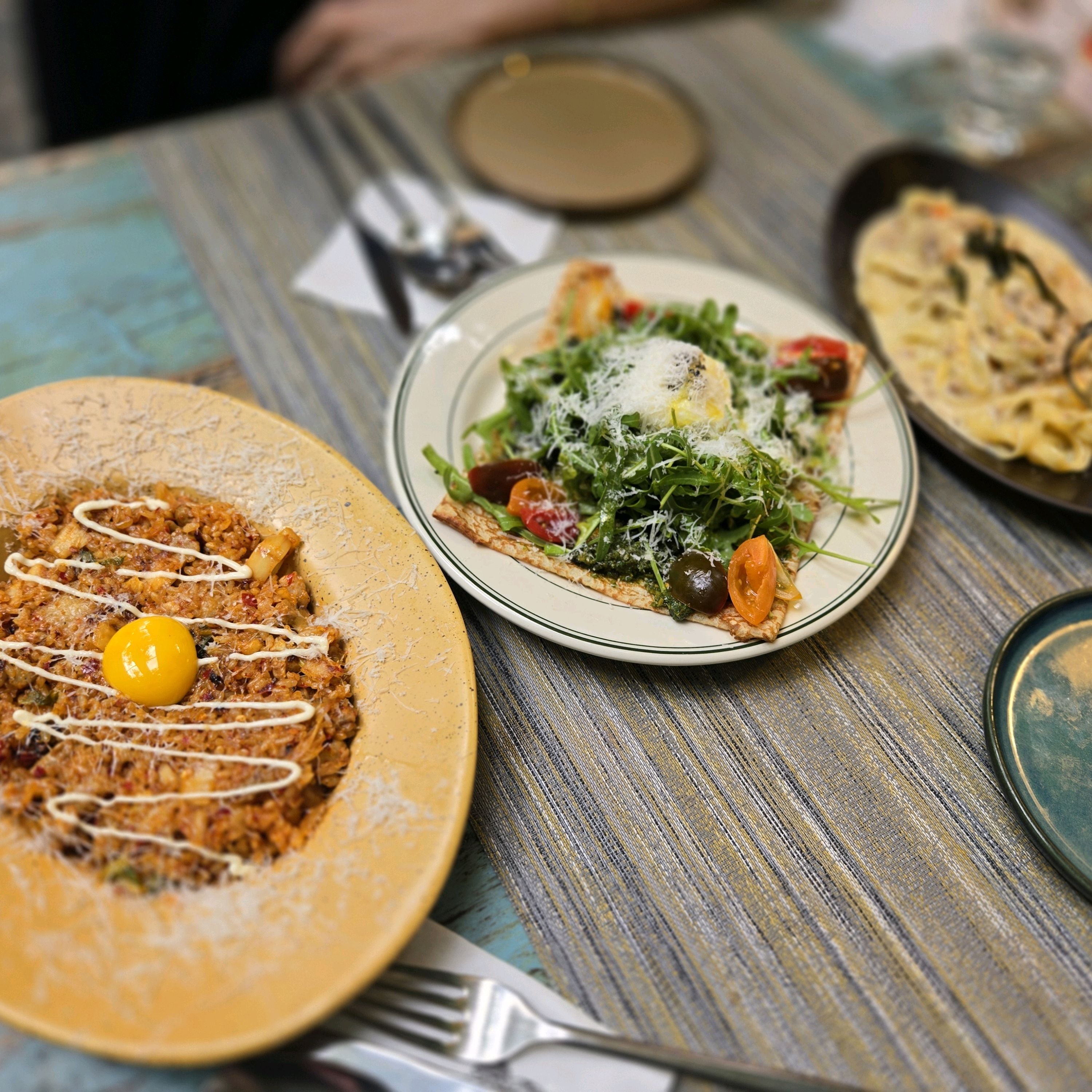 예약 가든 으로 해서 밖같자리에 앉았고 - 압구정 맛집 달마시안 압구정점