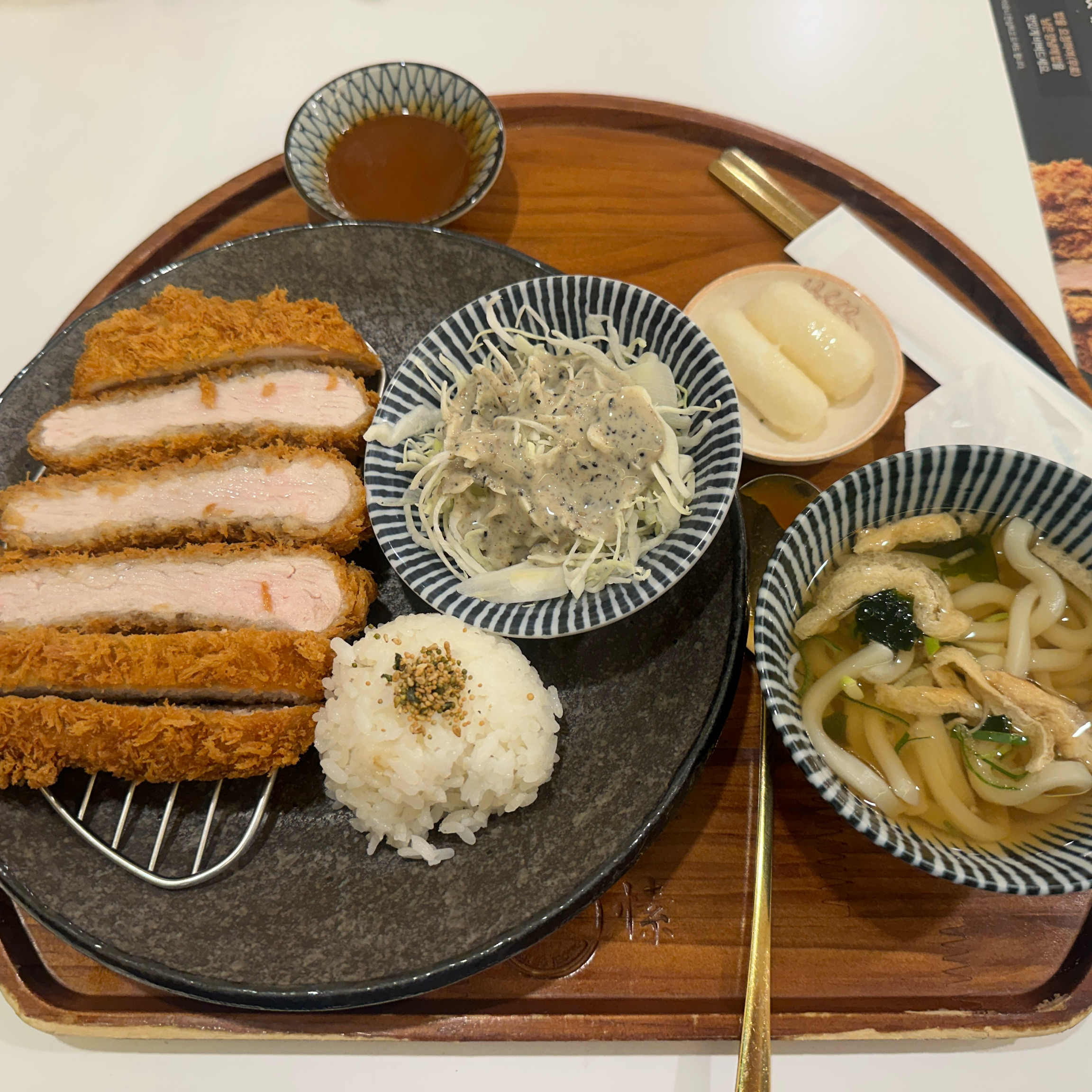 제가 젤 좋아하는 백소정!! 역시 맛도 가성비도 너무 좋아요~~항상 맛있는 백소정ㅎㅎㅎ어떤