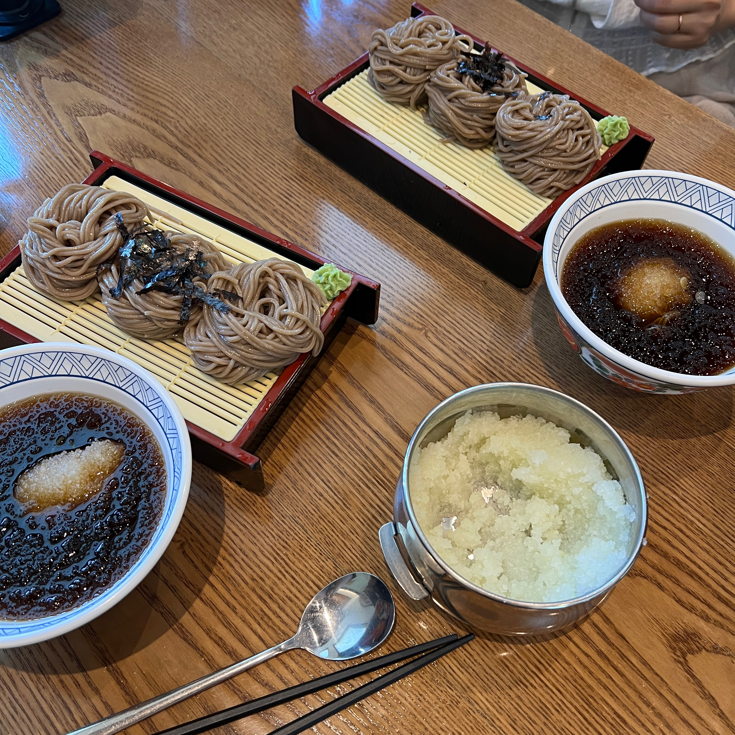 직원들이 많이 오셔서 항상 궁금했는데 이번에 와봤어용! - 포항 연일 맛집 삼동소바 포항남구점