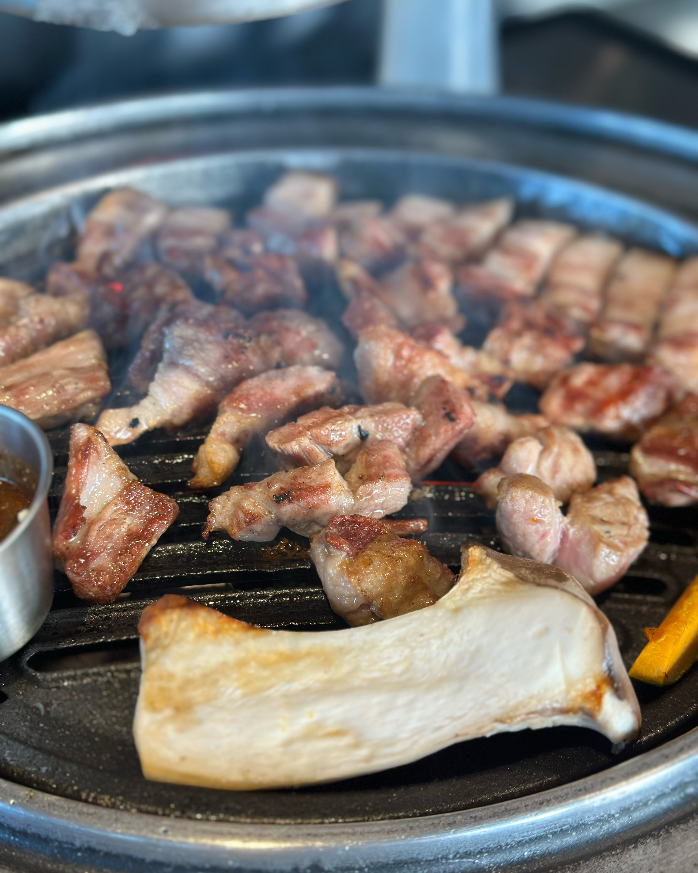 뷰도 좋고 위치도 좋아요 소스류도 많아서 굿굿 - 제주 맛집 훈도 애월흑돼지 본점