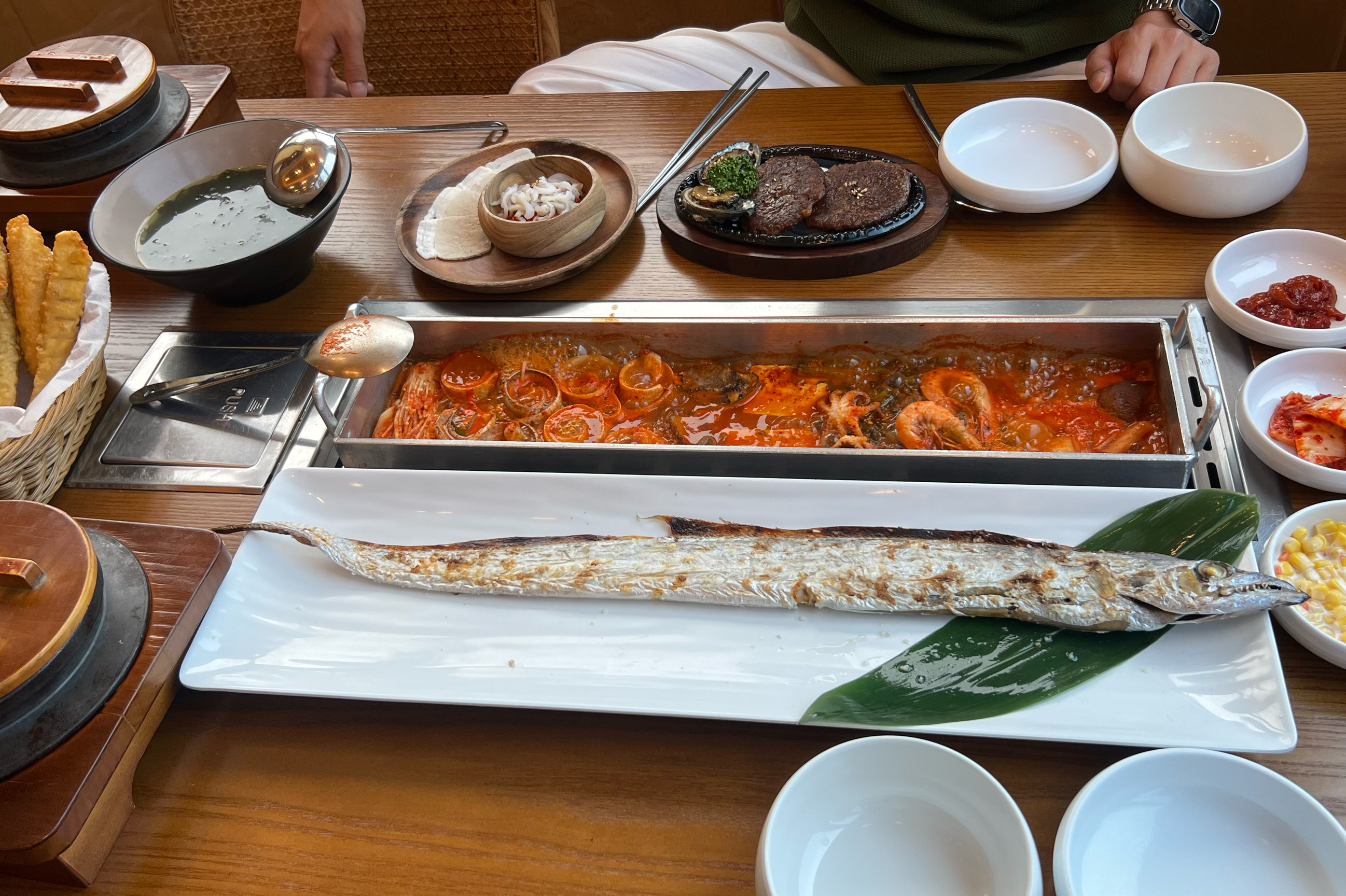 중문 맛집 치니까 나오더라구요! - 제주 맛집 한라갈치 중문점