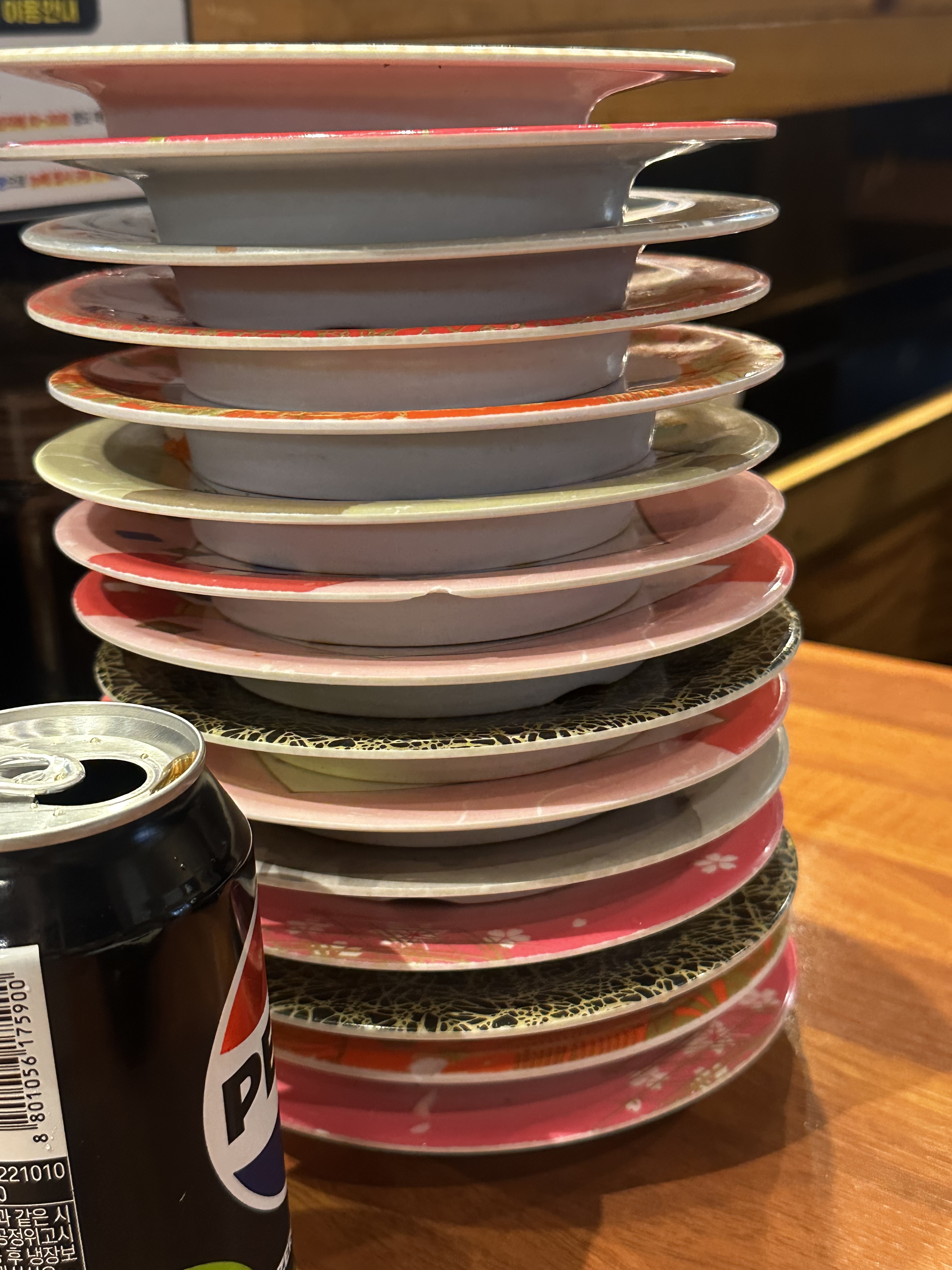 오랜만에 회전초밥 먹으러 왔는데 메뉴도 다양하고 맛있어요!! 가격도 저렴하구 좋네용 다음에