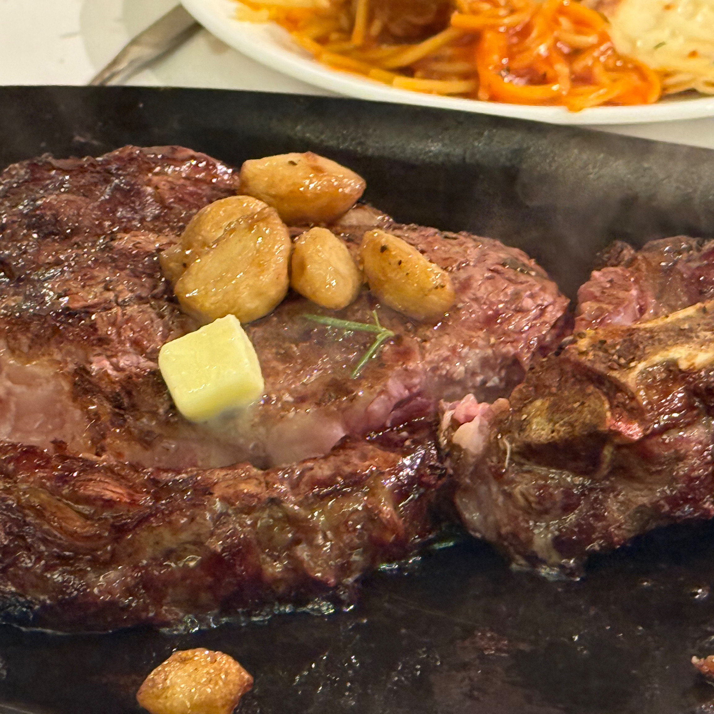 스테이크 굽기도 좋았고 매장 내 청결 유지도 좋았습니다. 자주 찾아갈게요. - 대전 맛집 빕스 대전둔산점