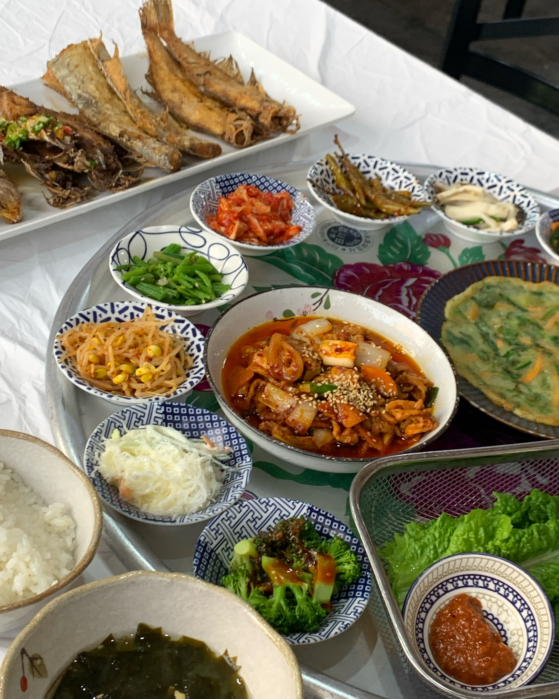 끝내줍니다! 음식 하나하나 정갈하고 생선구이는 같은 바삭 속은 촉촉합니다..최고입니다. - 제주 맛집 제주할망밥상 표선점