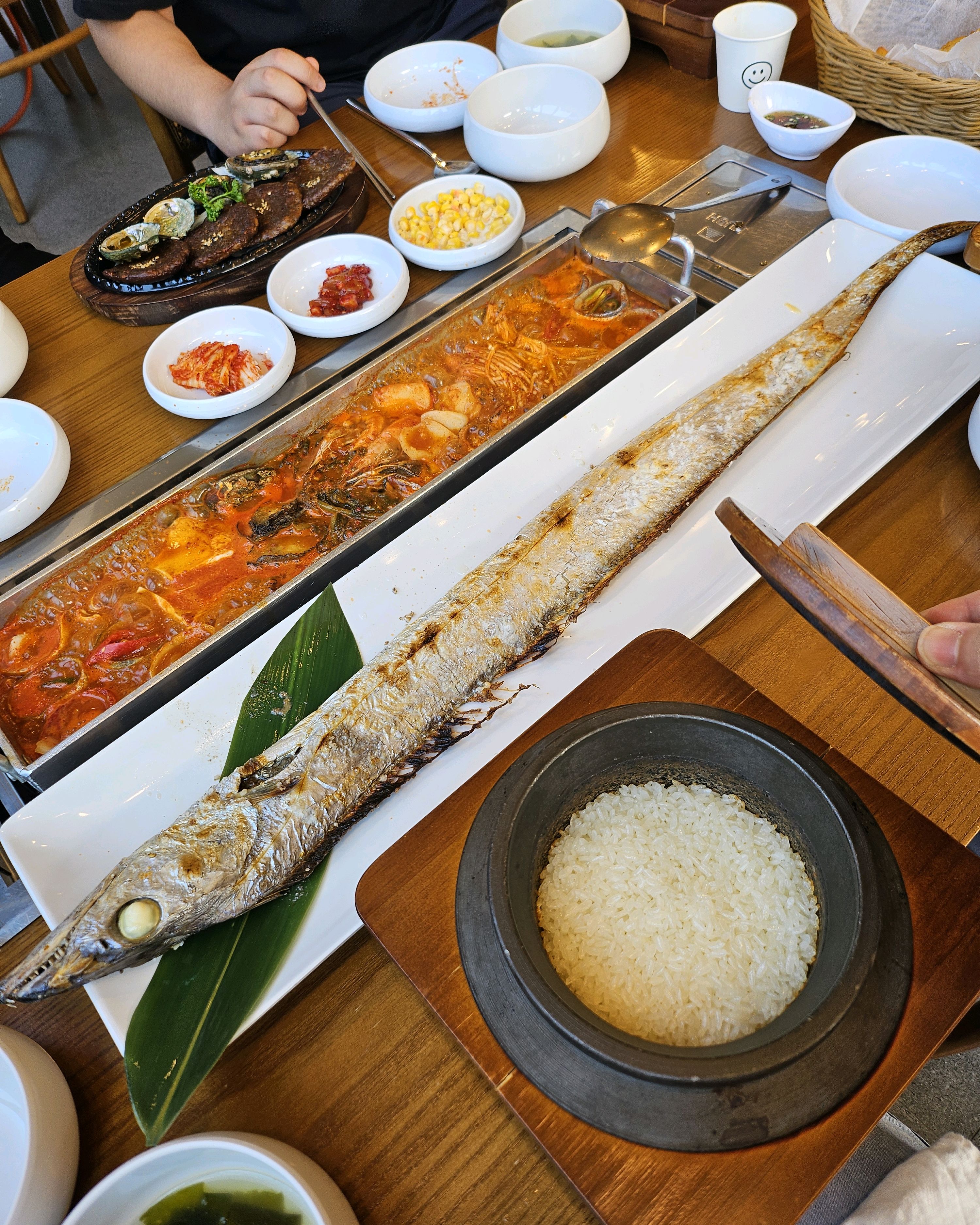 가족과 제주여행와서 갈치조림 구이 다 먹고싶어 찾은 맛집입니다^^  재료들이 다 신선하고 