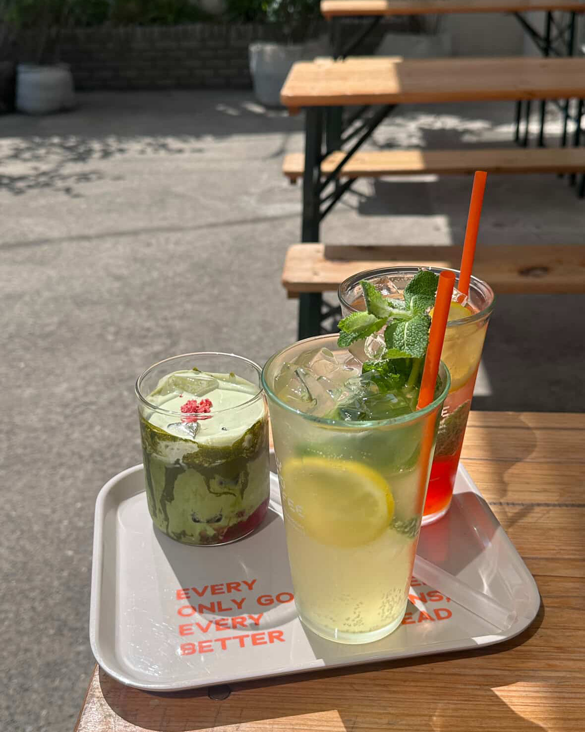 푸릇푸릇한 여름과 어울리는 인테리어+음악+음료들☀️🌿 - 대구 맛집 인더매스 삼덕