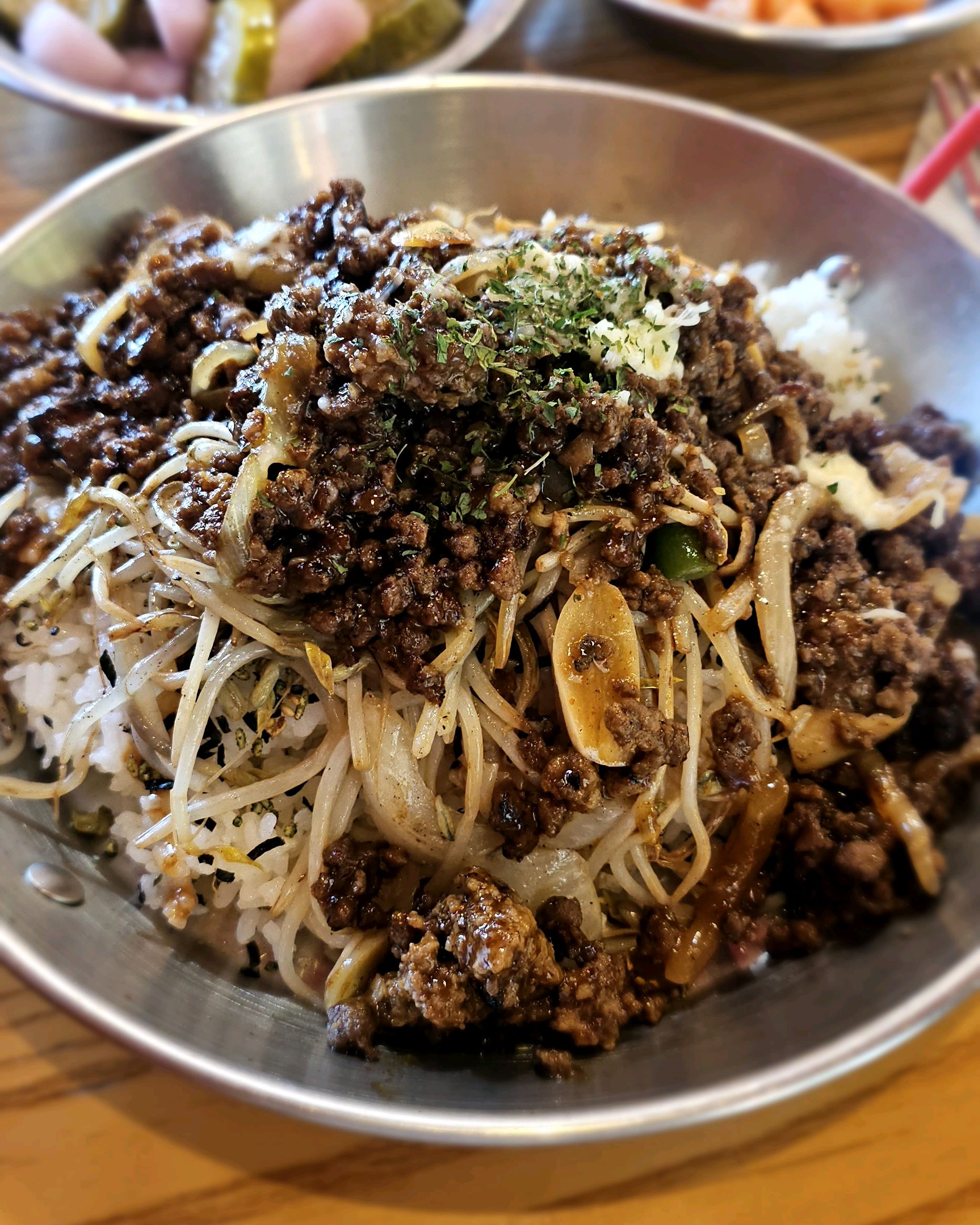 작년에 여행와서 우연히 들어왔다가 넘 맛있고 양도 많고 매장도 넓고 편해서  올해도 다시 