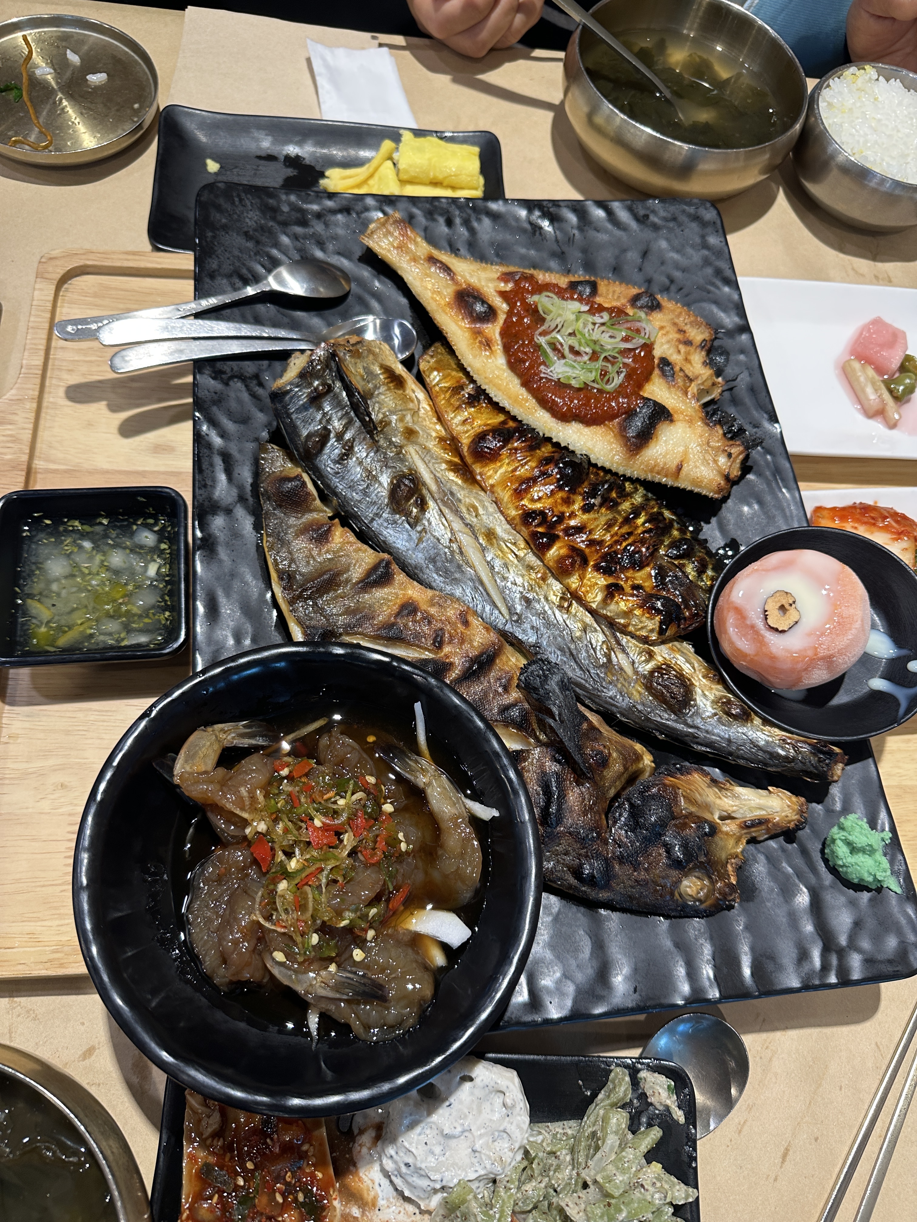 부모님 모시고 점심먹으러 왔는데 너무 좋아하시네요 - 대전 맛집 달빛에구운고등어 도마점