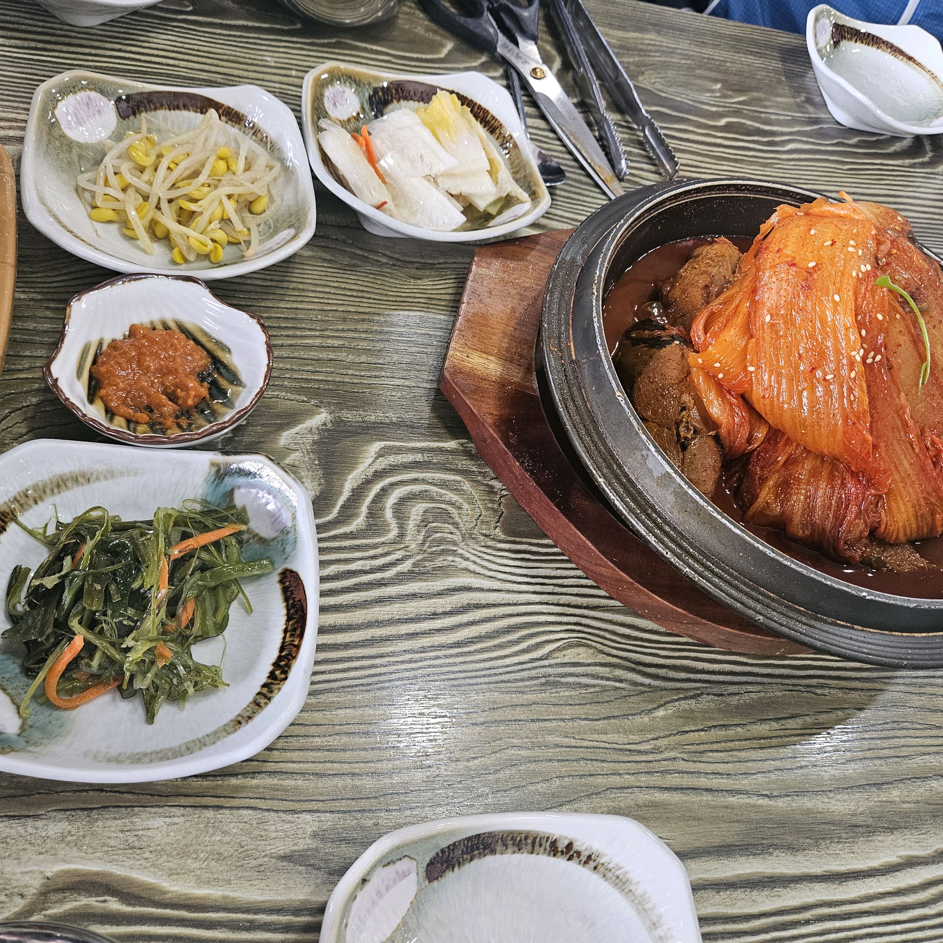 3년만에 다시왔어요 뷰도 쥑이고 네이버예약했더니 1빠 입장! - 제주 맛집 이춘옥원조고등어쌈밥 제주애월본점