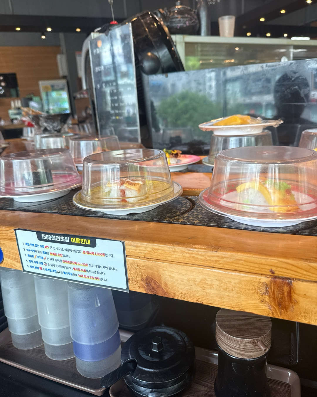 여기는 혼밥으로는 2번째에요. 혼자 앉을수 있는 좌석도 많고 무엇보다 혼자가도 너무 친절하
