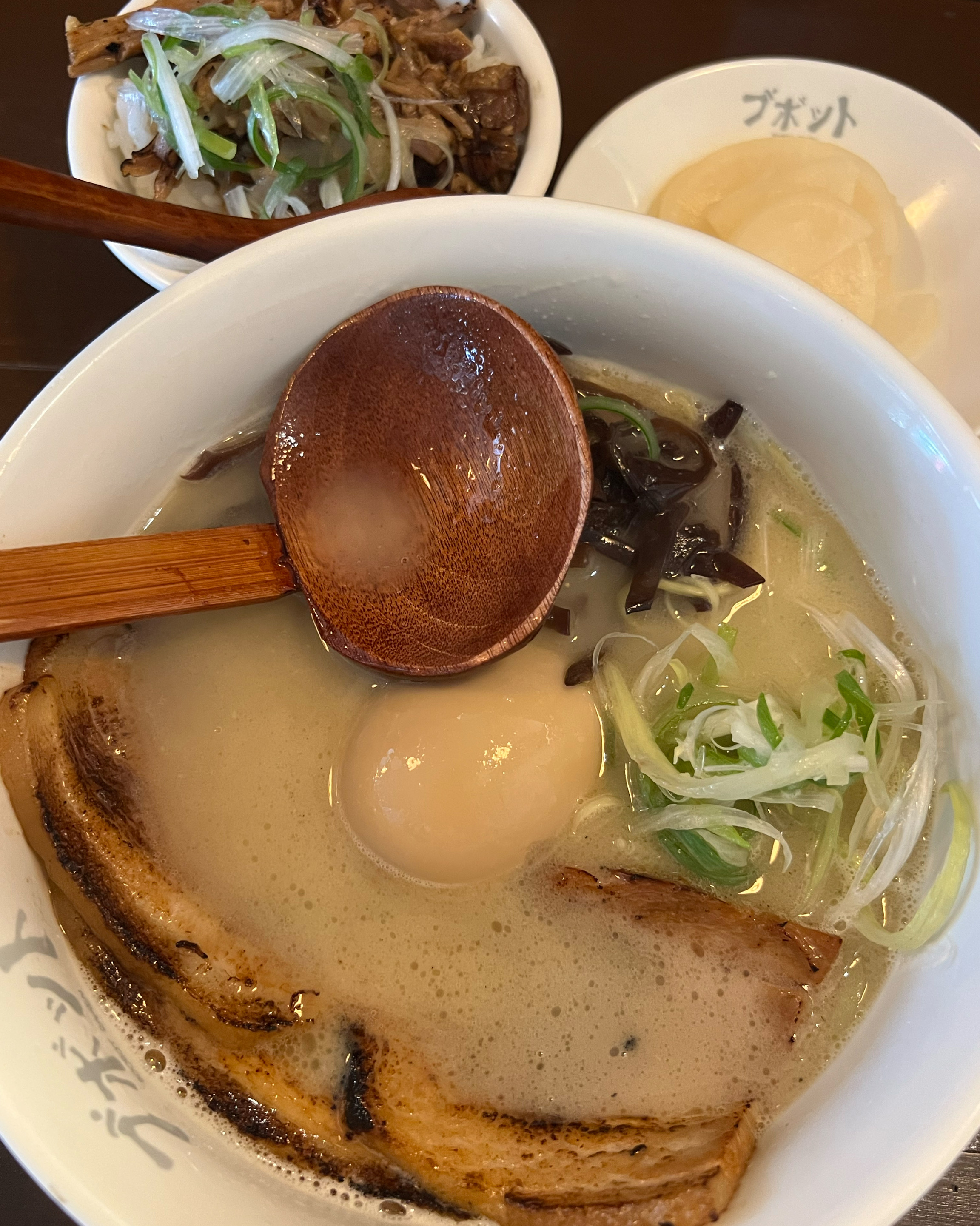 저번에 토리파이탄 먹어보고 넘 맛있어서 토마토라멘 먹으러 왔는데 오늘도 역시나 품절이라서 