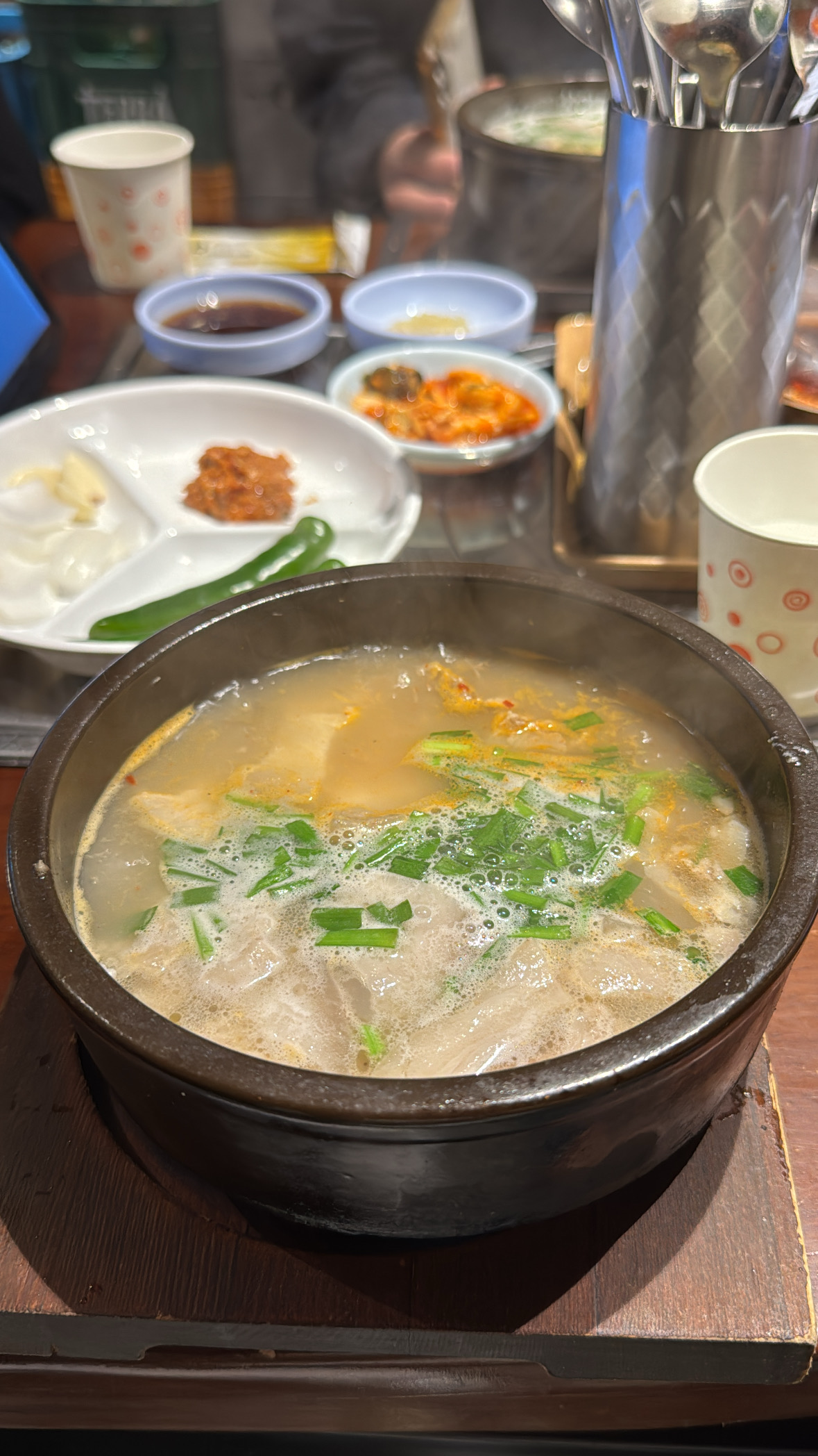 국물이 깔끔하고 맛있어요!!! - 대구 맛집 산더미 미성돼지국밥