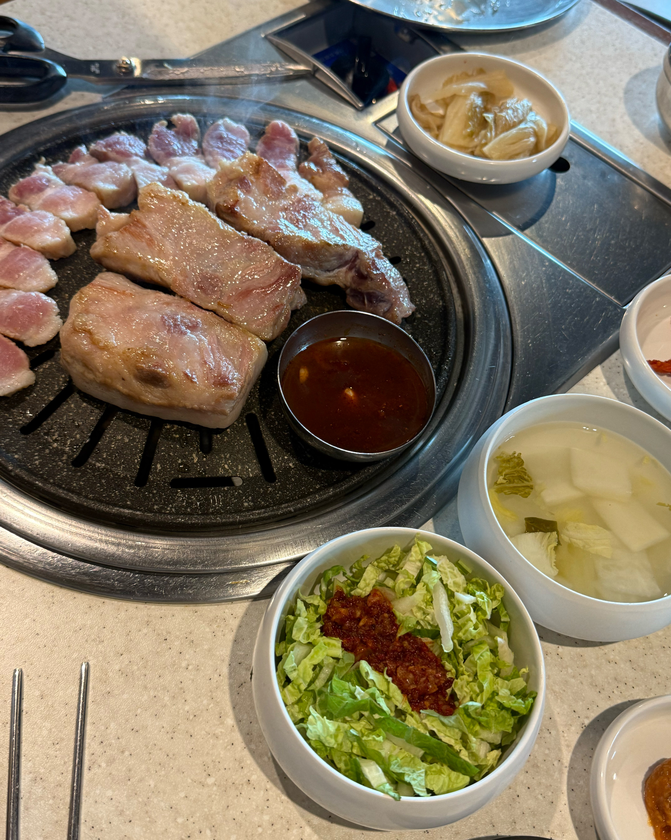 열무국수는 아쉬웠지만 고기는 진짜 맛있었어요! - 제주 맛집 고이정 애월흑돼지 보리짚불구이