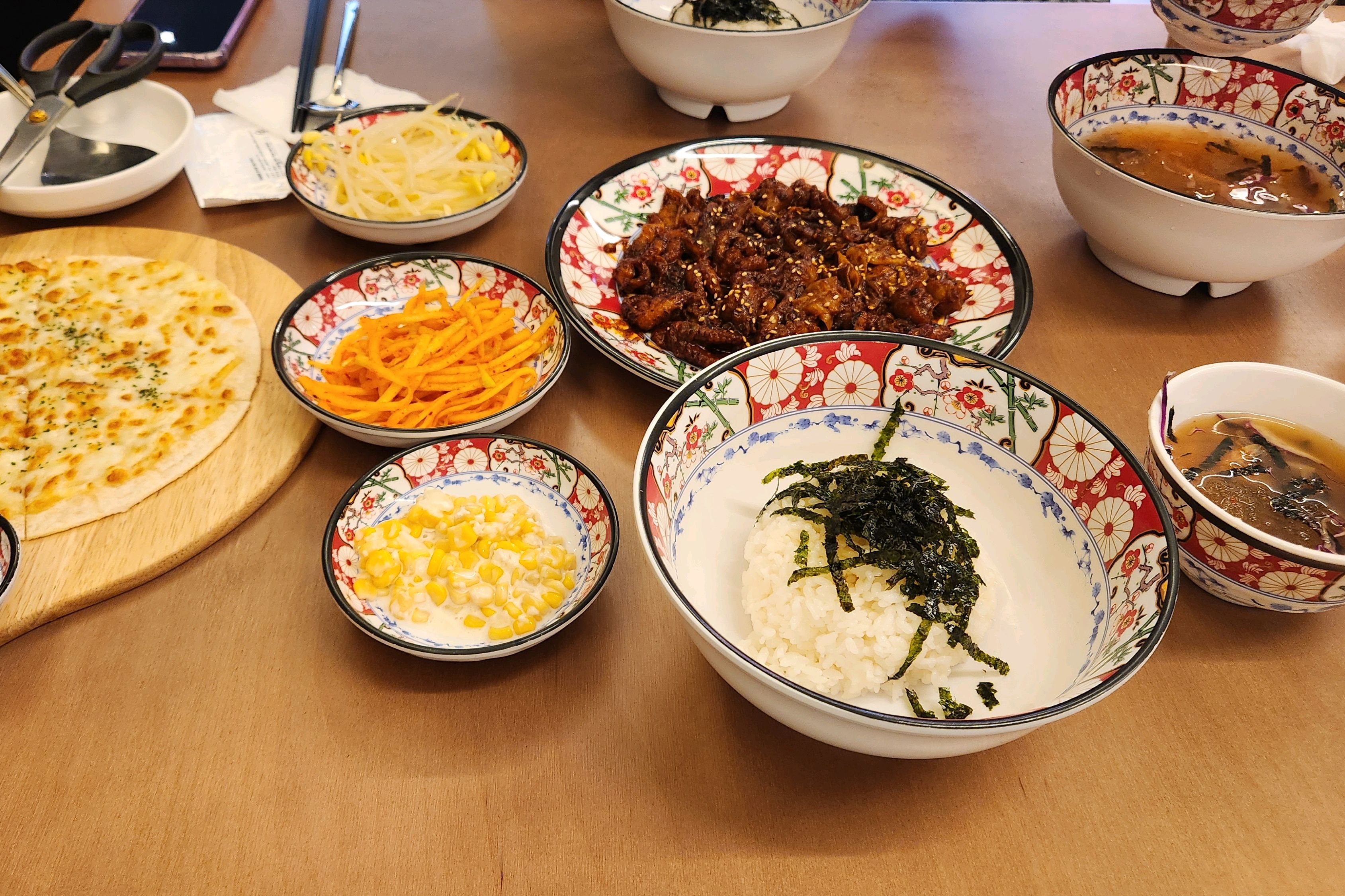 첫 방문인데 친절하고 쭈꾸미 불향도 나고 맛있어요 - 대구 맛집 강릉참주꾸미