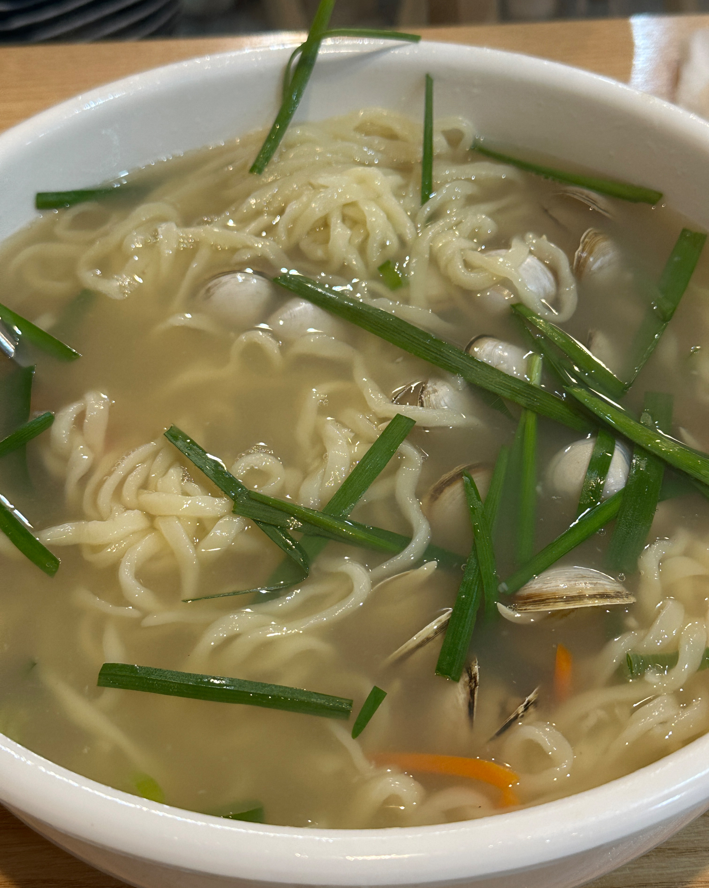 맛있어요! 양도 많고 국물이 아주 시원해요 - 대전 맛집 온천칼국수