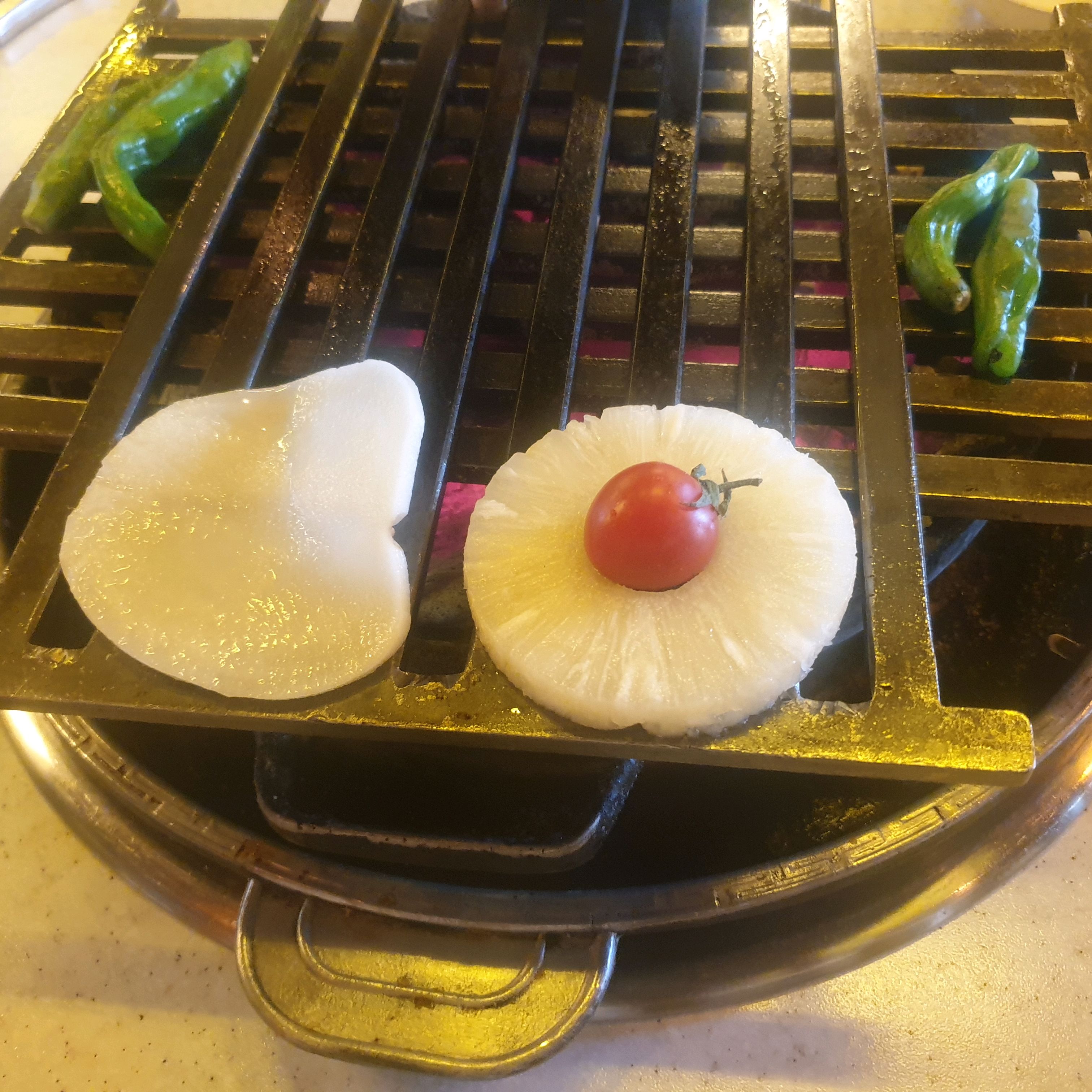 지나다니다가 많이 봐왔는데 항상 사람이 많더라고요. 리뷰에서도 칭찬일색이고요. - 대전 맛집 백송한우 대전 유성