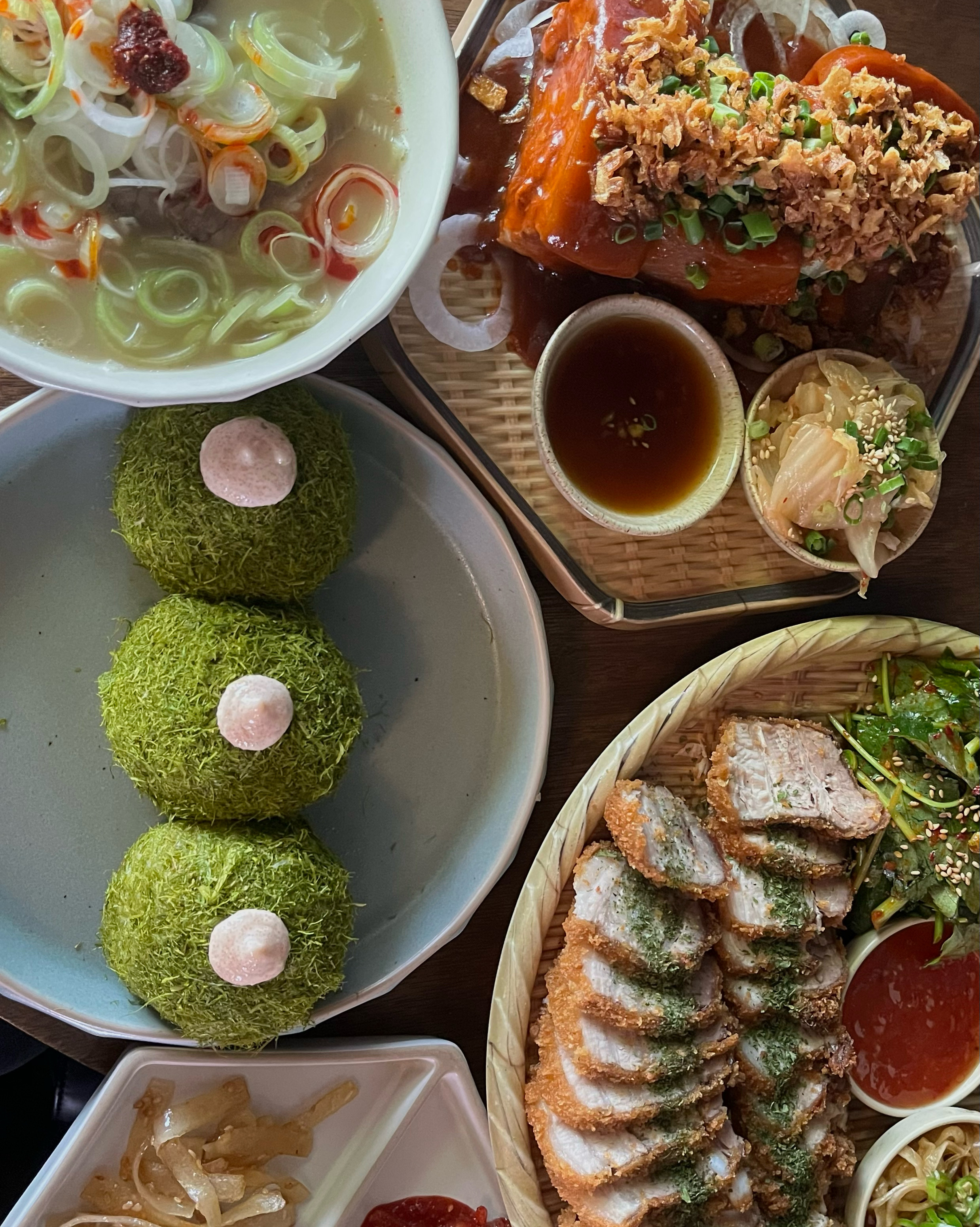 대전여행 첫식사였는데 특별한 메뉴로 너무 맛있게 먹었어요~ 원픽은 동파육 !! 비주얼 예쁜