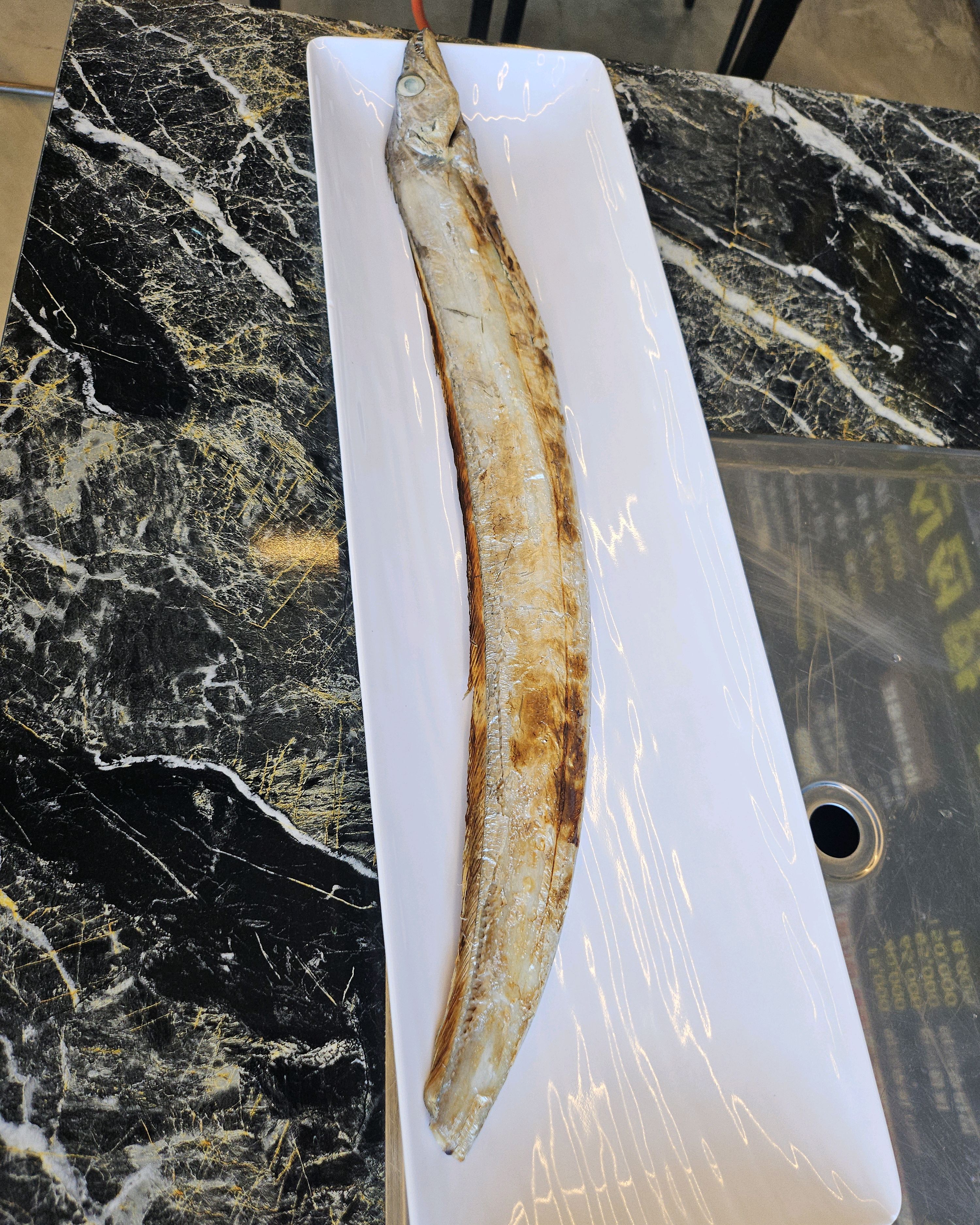 뷰가 좋고 아이들과 오기 좋아요 갈치도 발라주시니 편했어요 - 제주 맛집 갈치의정석 제주공항점