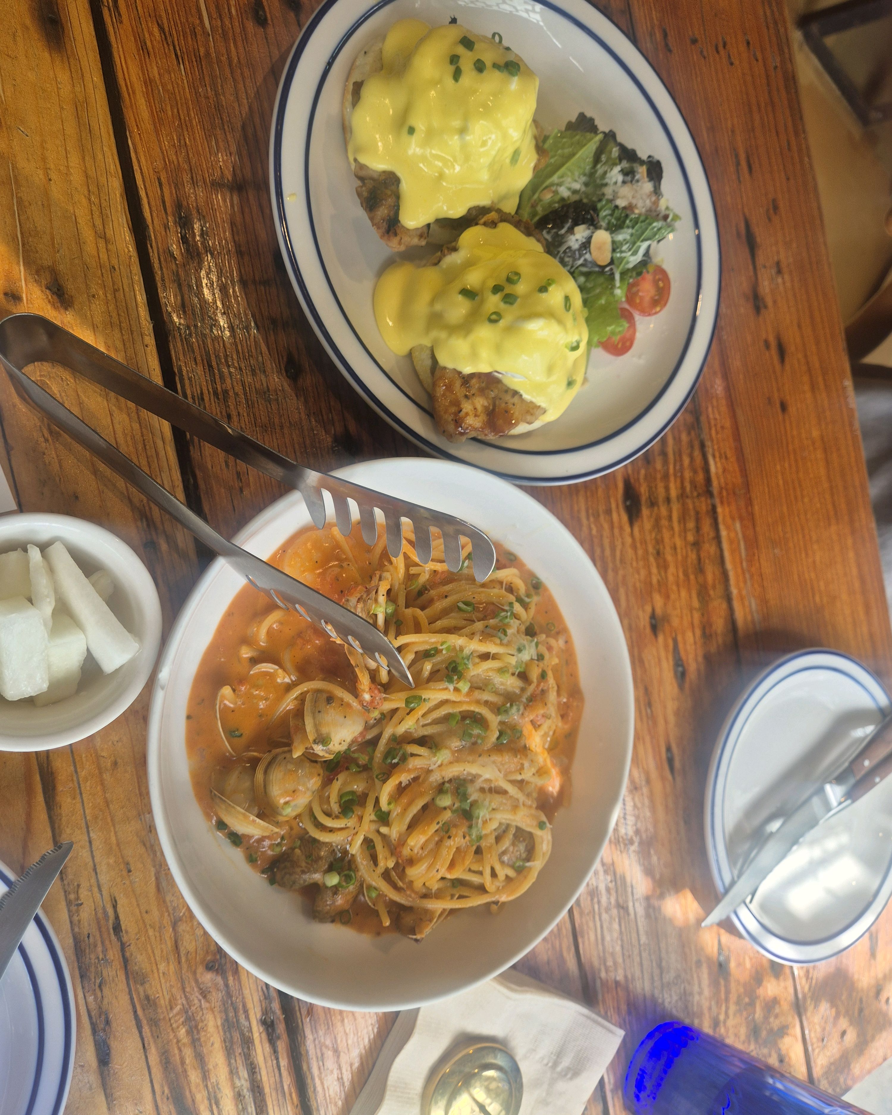 맛도 좋고 재료도 신선해요. 에그 베네딕트가 부드럽고 맛있어요 - 대전 맛집 모루 둔산본점