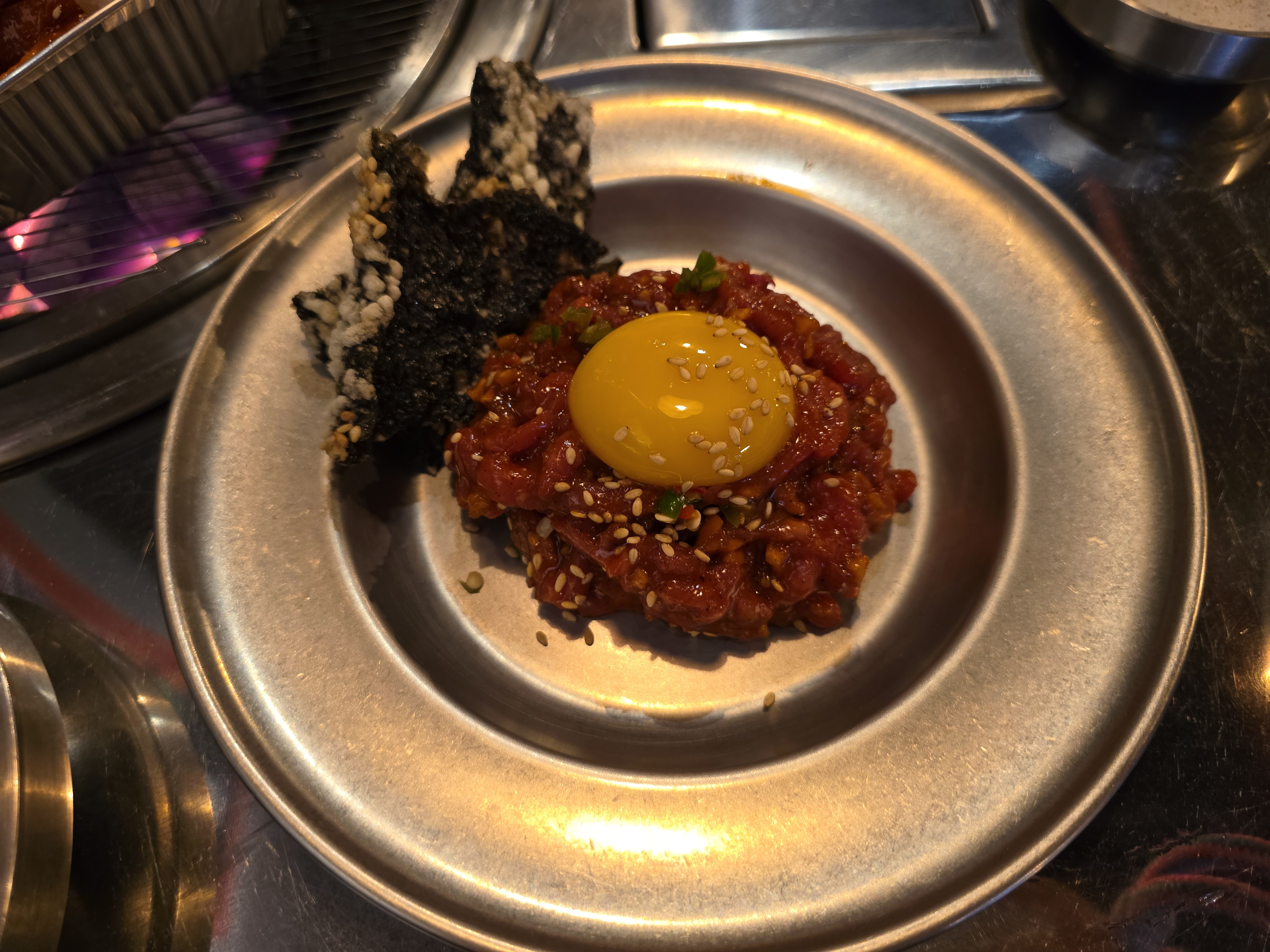 세트메뉴 구성이 알차요~ 여러가지 맛 볼 수도 있고 고기도 맛있고 육회도 넘 맛있어요 ㅎ