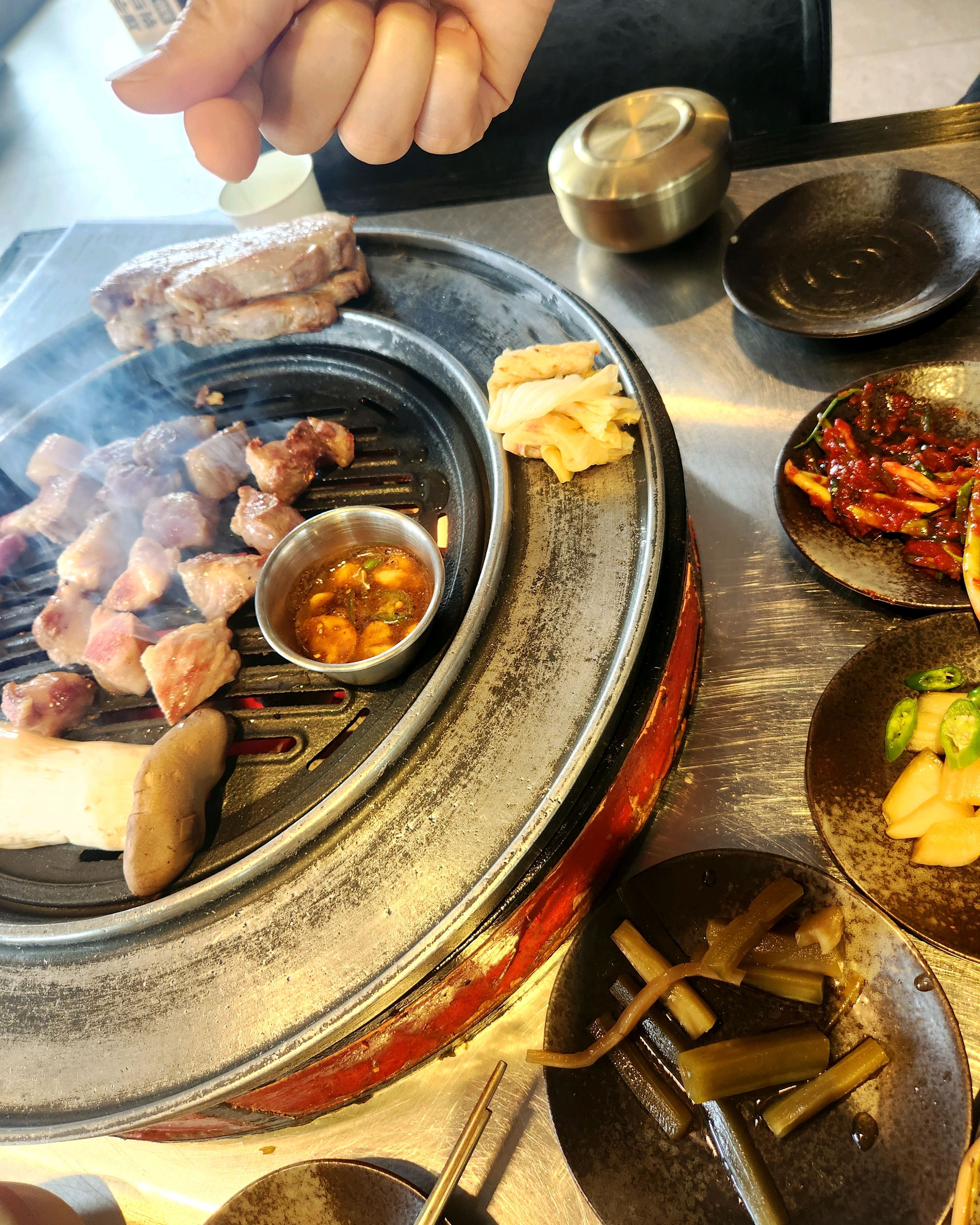 직원이 너무 친절하셔용 - 제주 맛집 훈도 애월흑돼지 본점