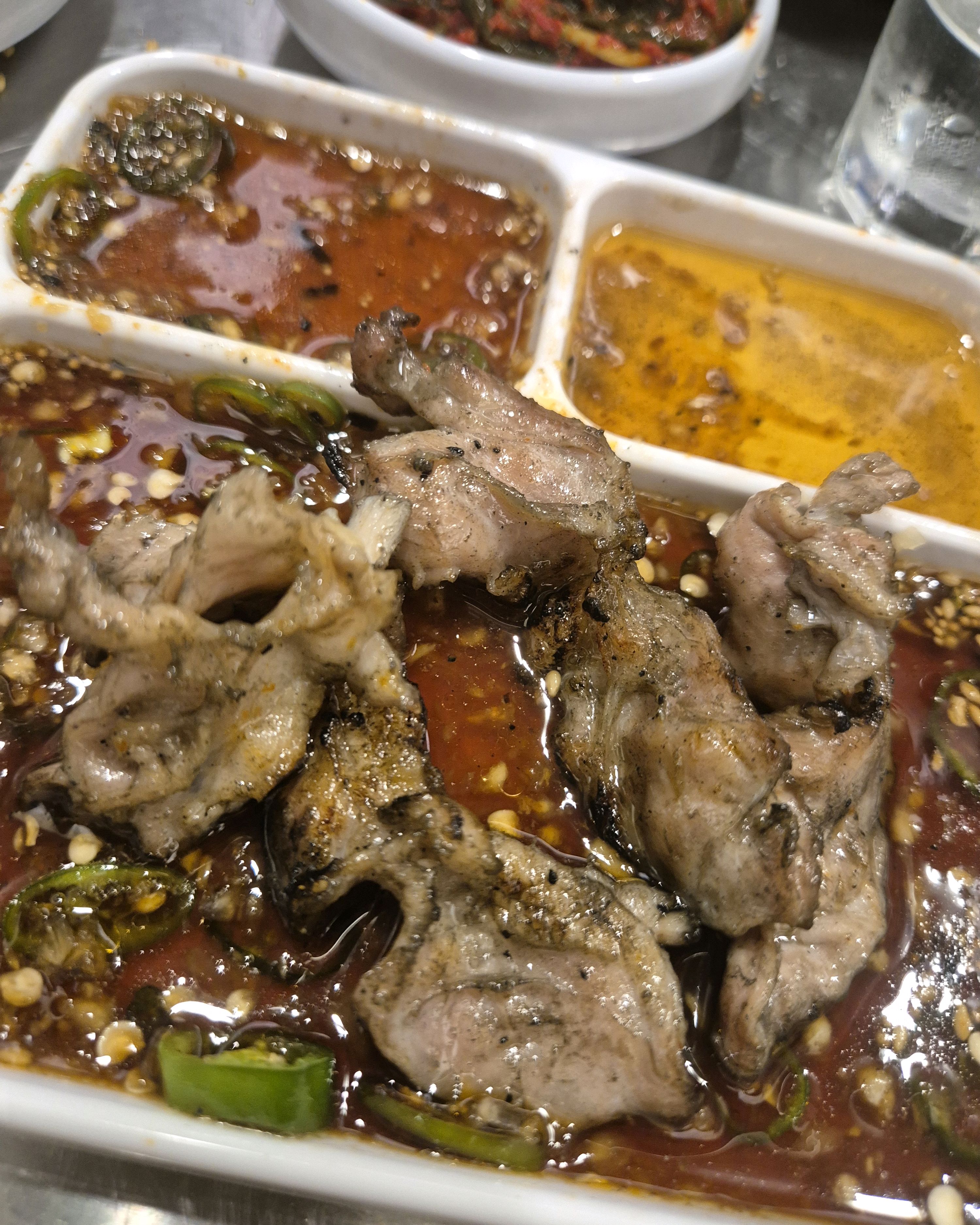 광고 보고 오긴했는데 신뢰없었는데 직접  먹어보니 개마싯어요 사이드들도 매우맛있어요!! - 대전 맛집 호르몬치치 대전관저점