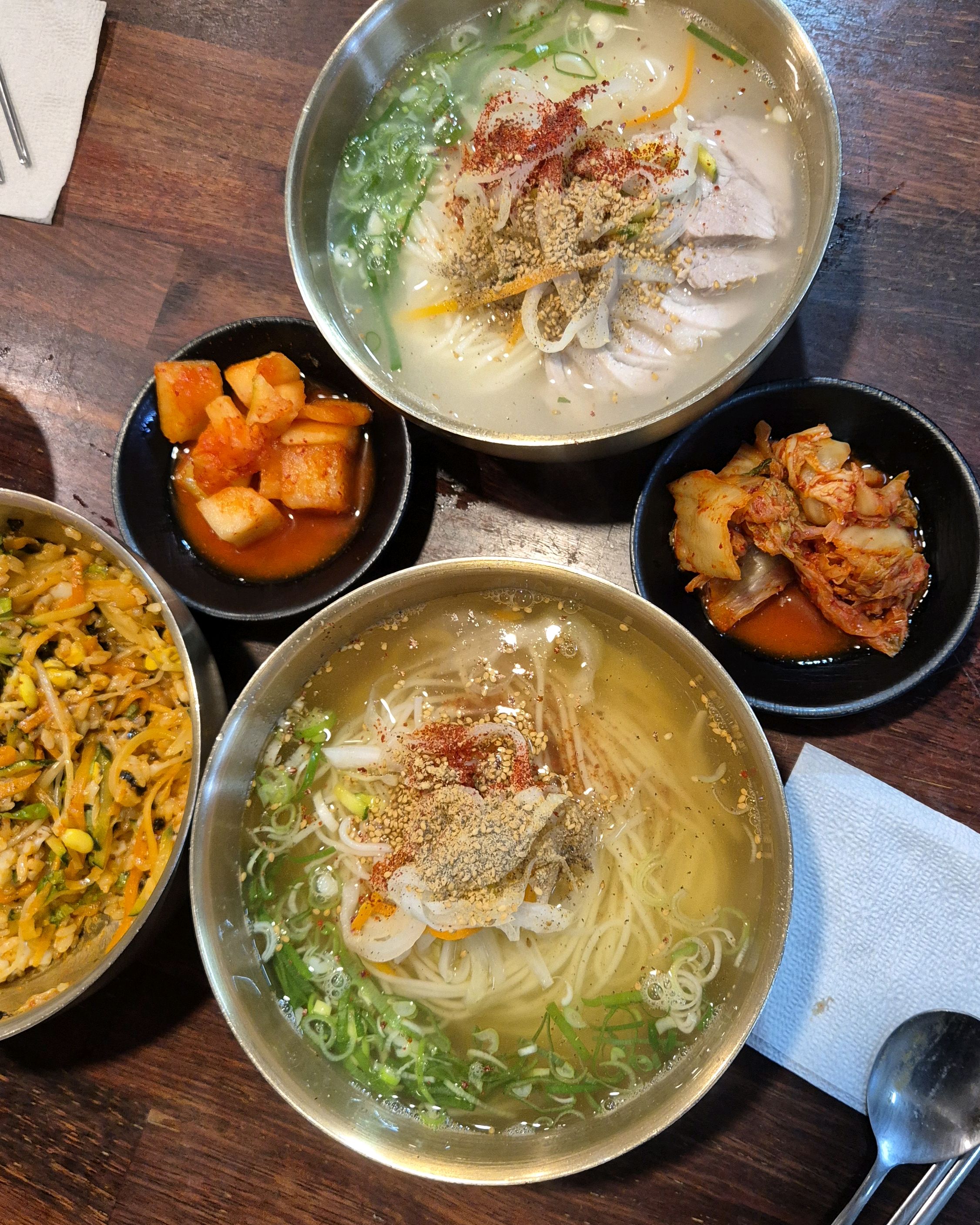 오랜 전통의 고기국수집 - 제주 맛집 동문시장고기국수 금복식당