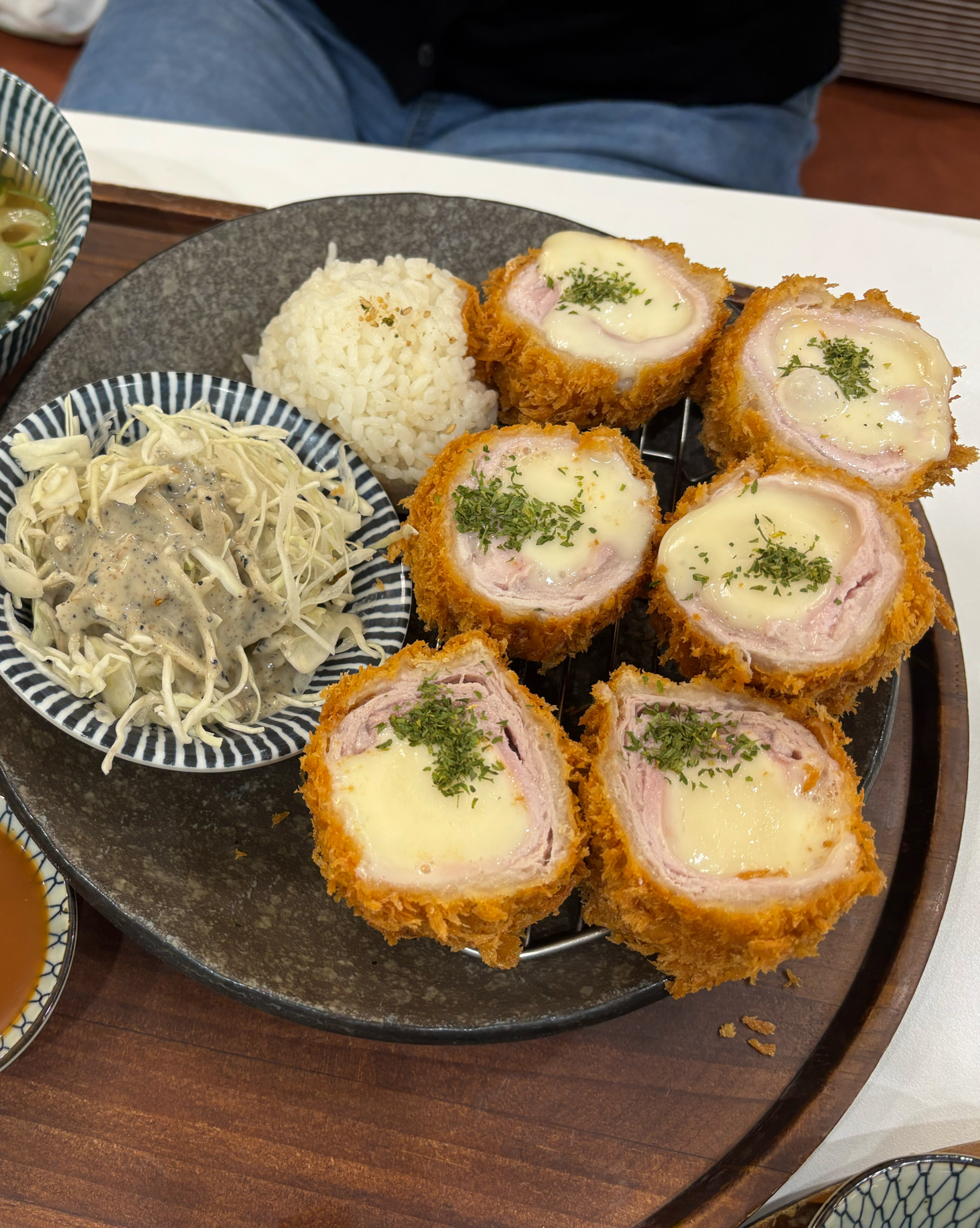 매장도 넓어서 아기랑 오기 너무 좋고 - 주안 맛집 백소정 주안아인병원점