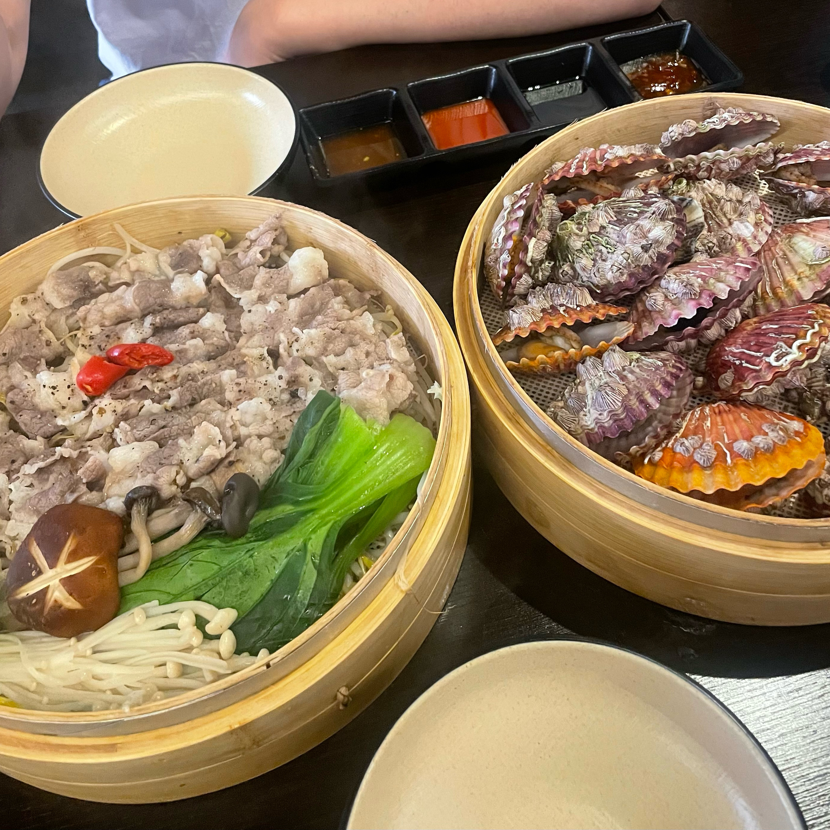 오늘같은 날씨에 분위기도 너무 좋고 음식들도 맛있어요! 또 방문할께요 :) - 대전 맛집 굄