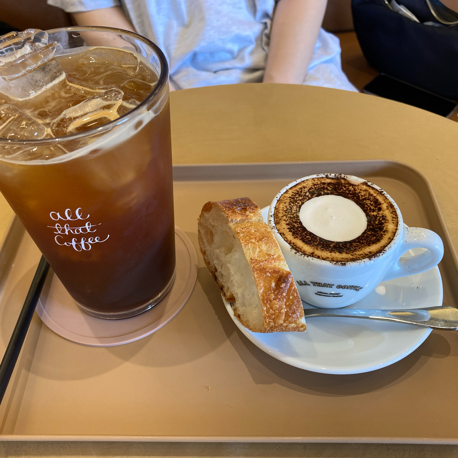 에스프레소 메뉴가 다양하게 있고 설명도 친절하고 자세하게 해주셔서 좋았습니다 - 제주 맛집 올댓커피 제주