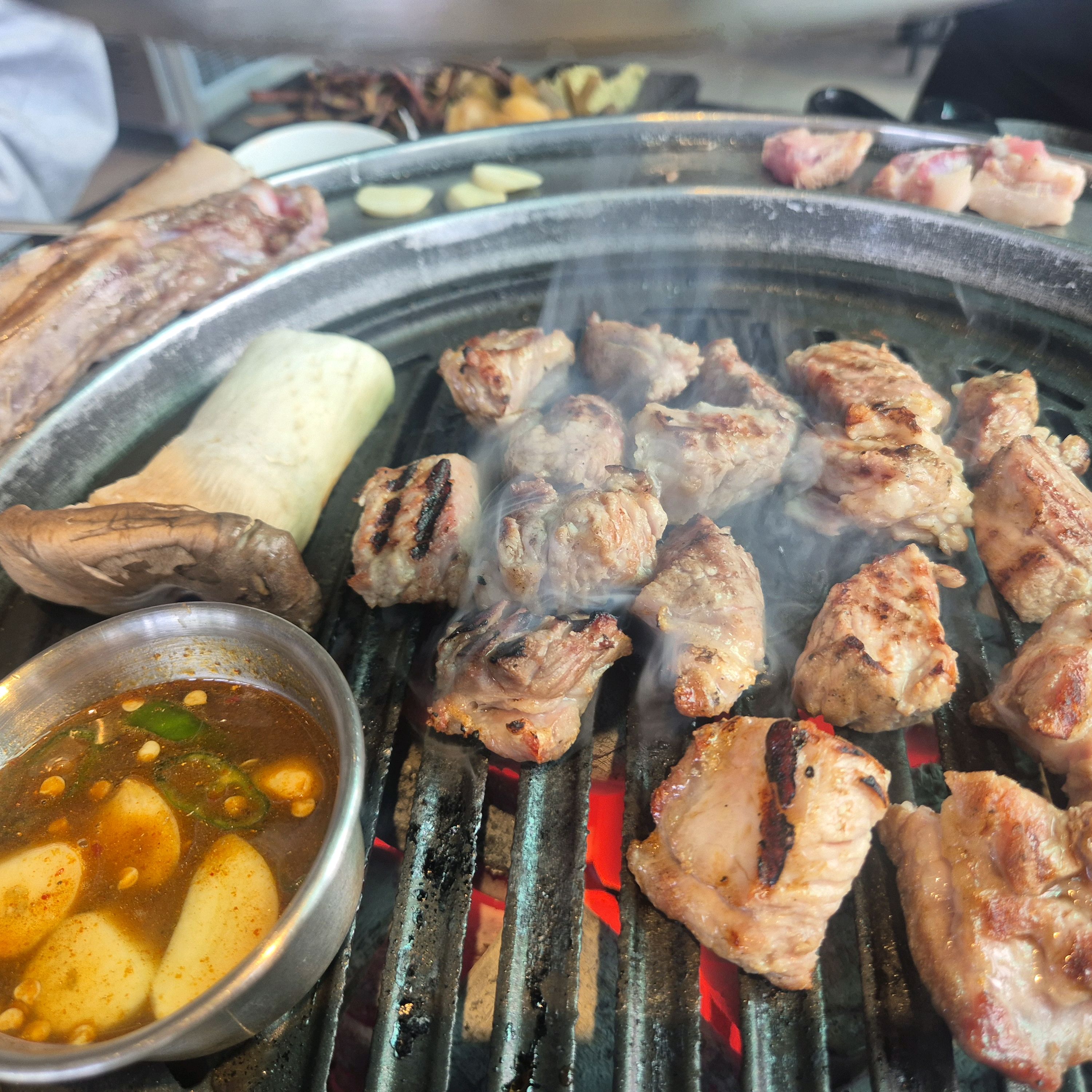 네이버써핑하다가 맛집을 발견했네요..친구들 맛있다고 난리났네요.. - 제주 맛집 훈도 애월흑돼지 본점
