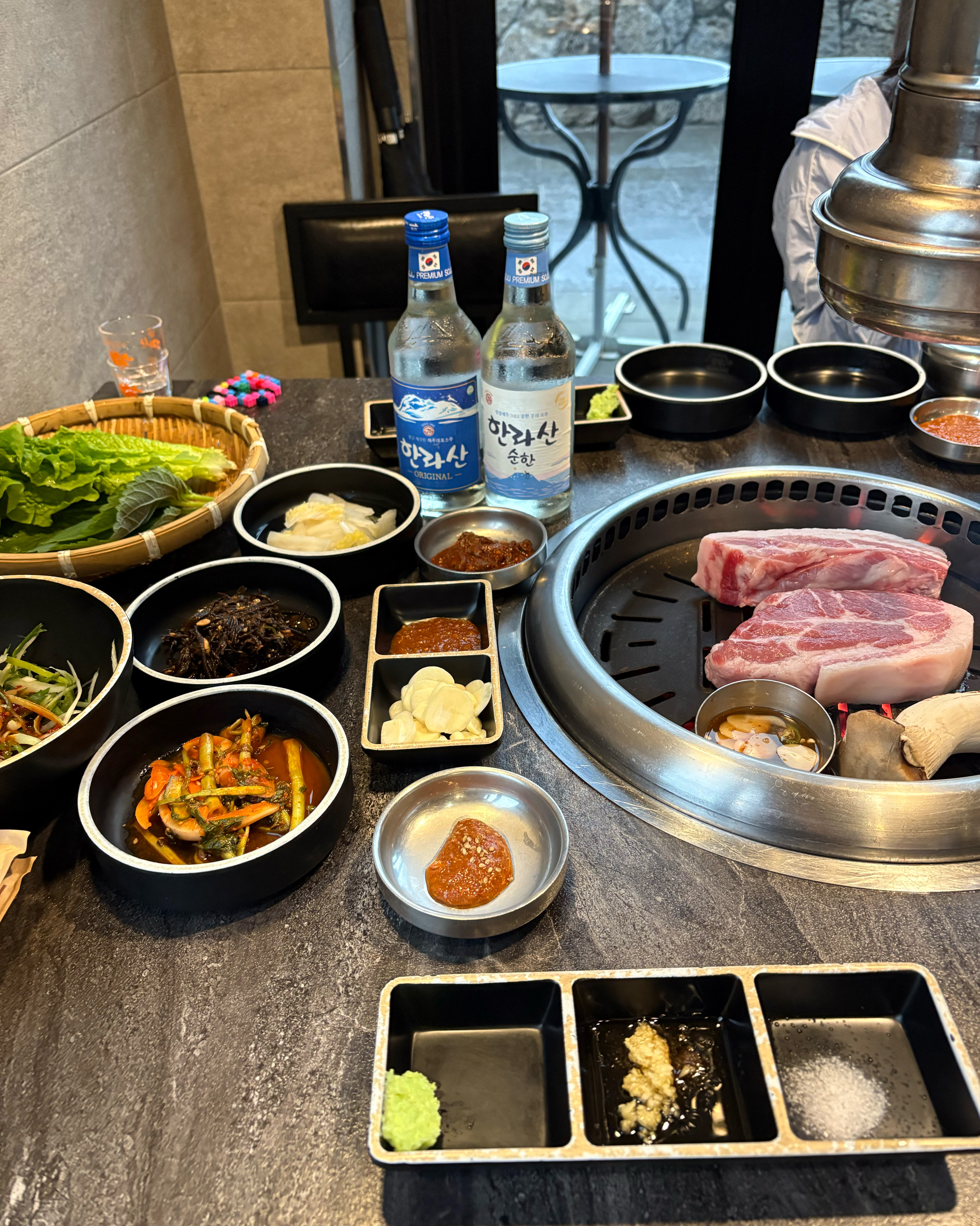 돌담흑돼지 중문점 최고에요! - 제주 맛집 돌담흑돼지 중문점