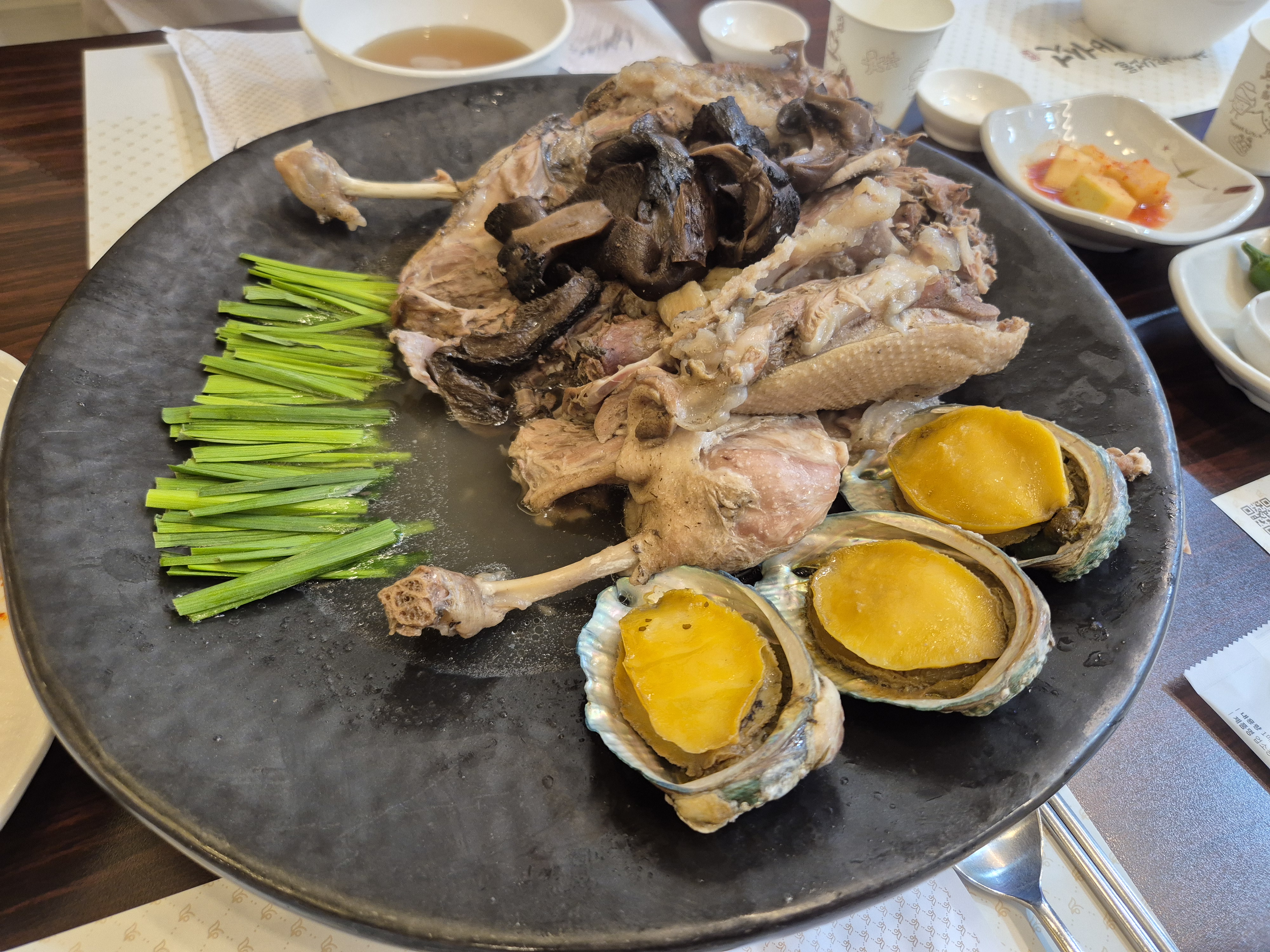 오랜만에 몸보신 하려고 예약후 방문했습니다~ - 대구 맛집 성서 제1능이버섯 능이백숙