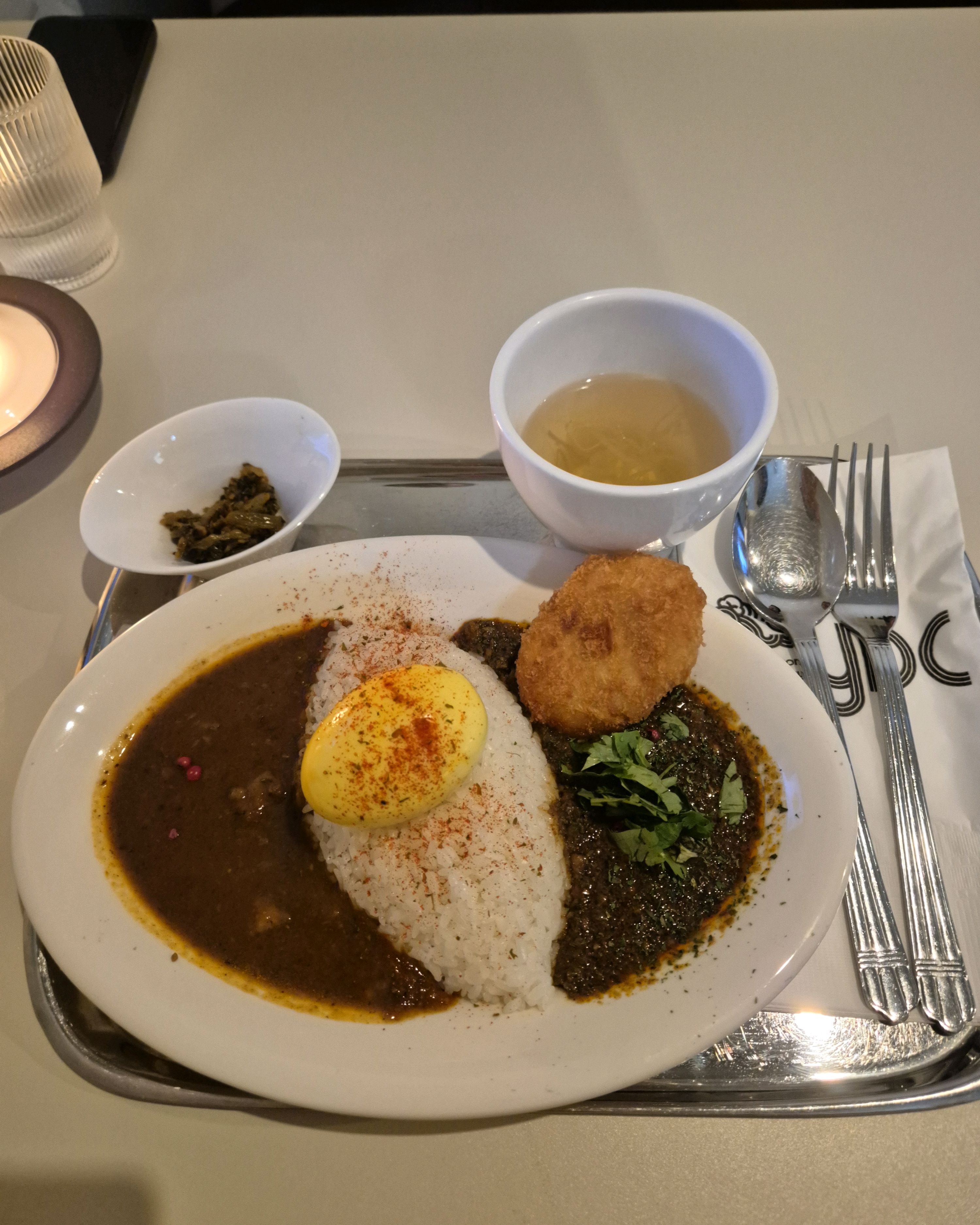 서순라길 에 새로 생긴 카레집입니다 분위기도 좋고 가게도 예뻐요! 카레도 1회리필이 되서 