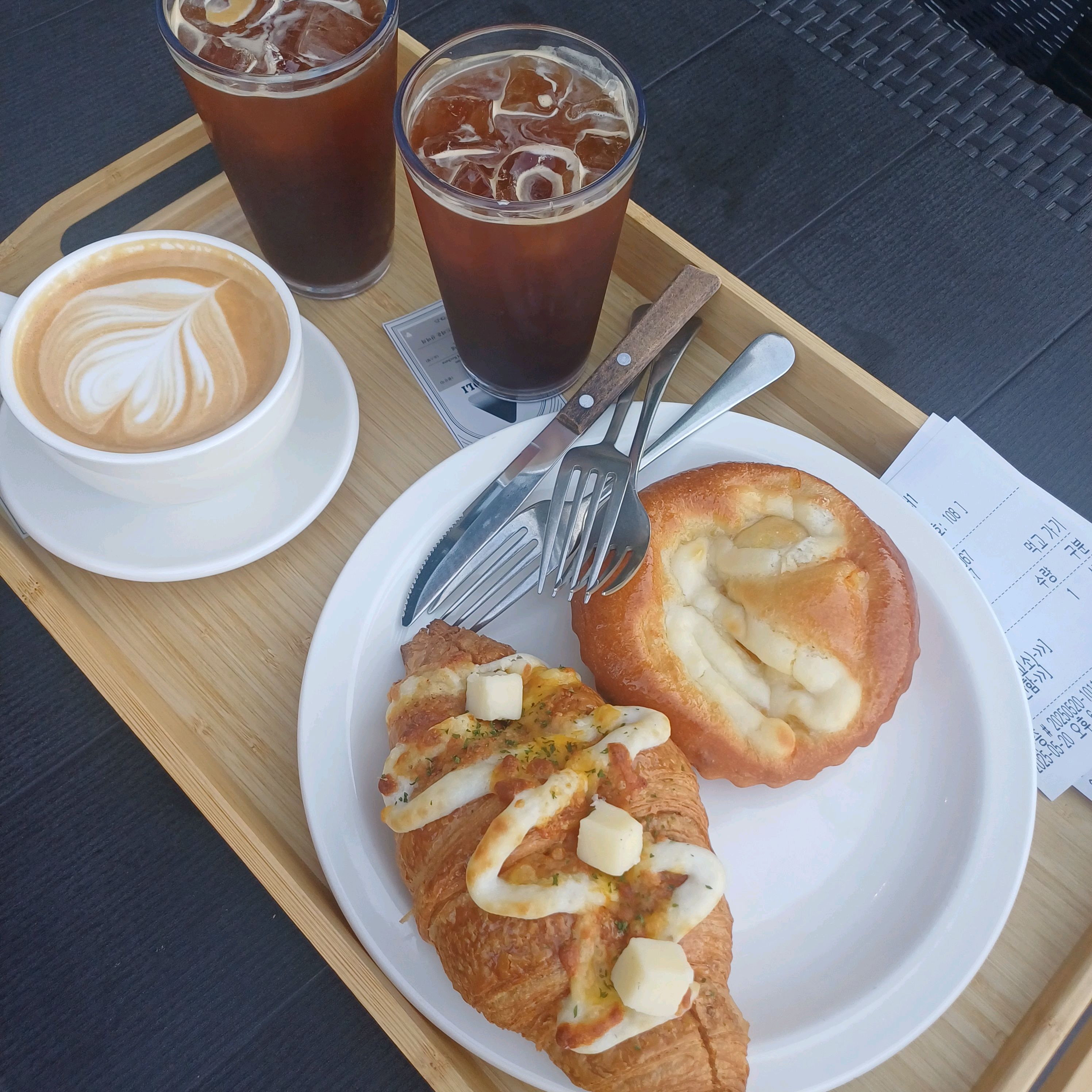 지인추천으로 왔는데 경치 좋아서 힐링되네요 - 대구 맛집 카페 폰즈