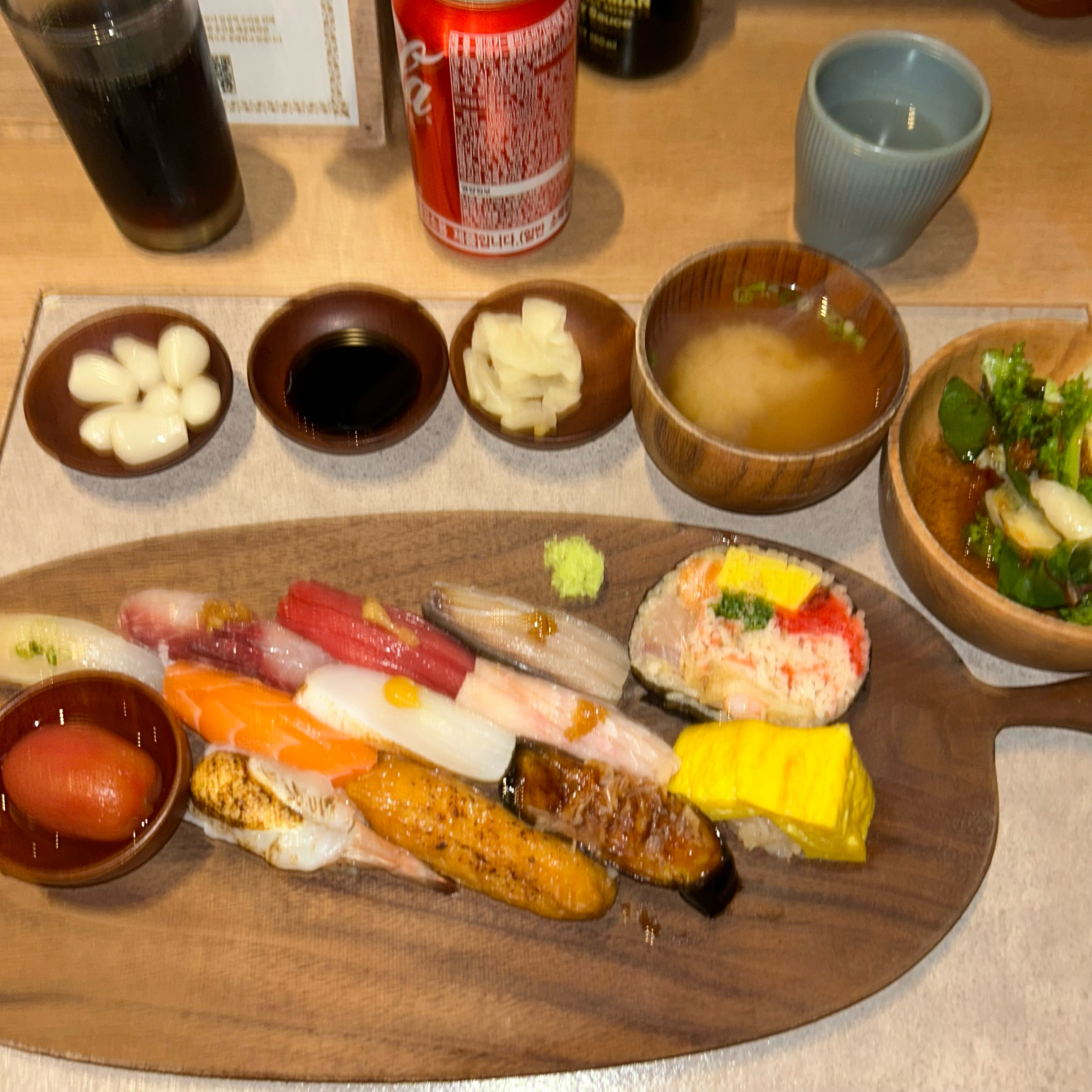 초밥 하나하나 다 맛있어요! 재방문 의사 473738292918173% 입니다 잘 먹고 갑