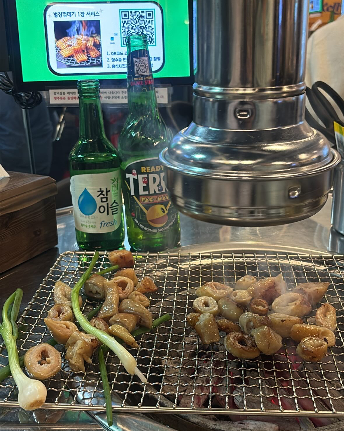 여기 사장님이 누군진 모르겠는데 돈좀 벌줄아네요. 사람들이 좋아하는 걸 아는 느낌이 딱 듭