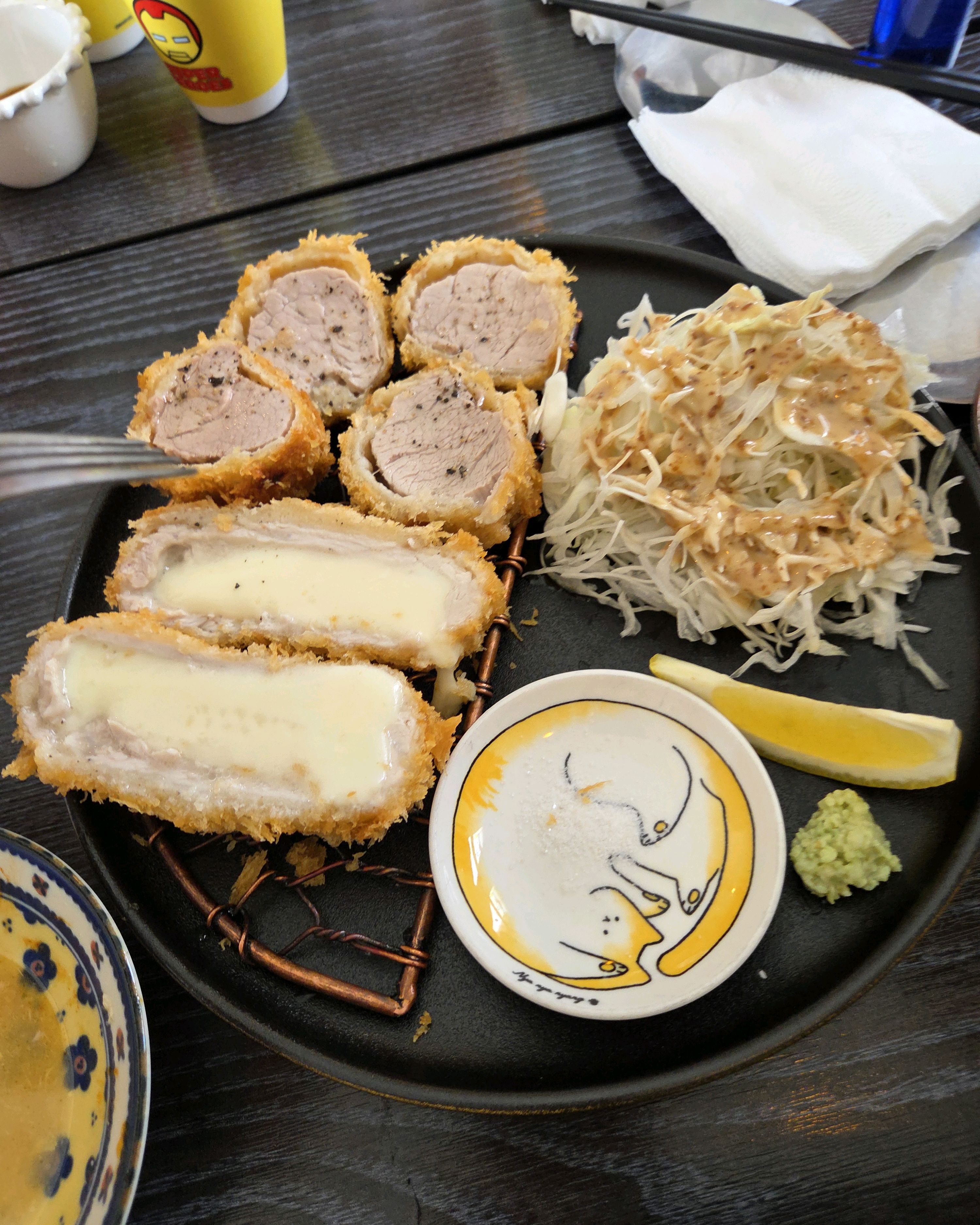 돈가스와 우동 모두 맛있고 특히 카츠동이 정말 인상 깊었습니다. - 제주 맛집 봉자네상점