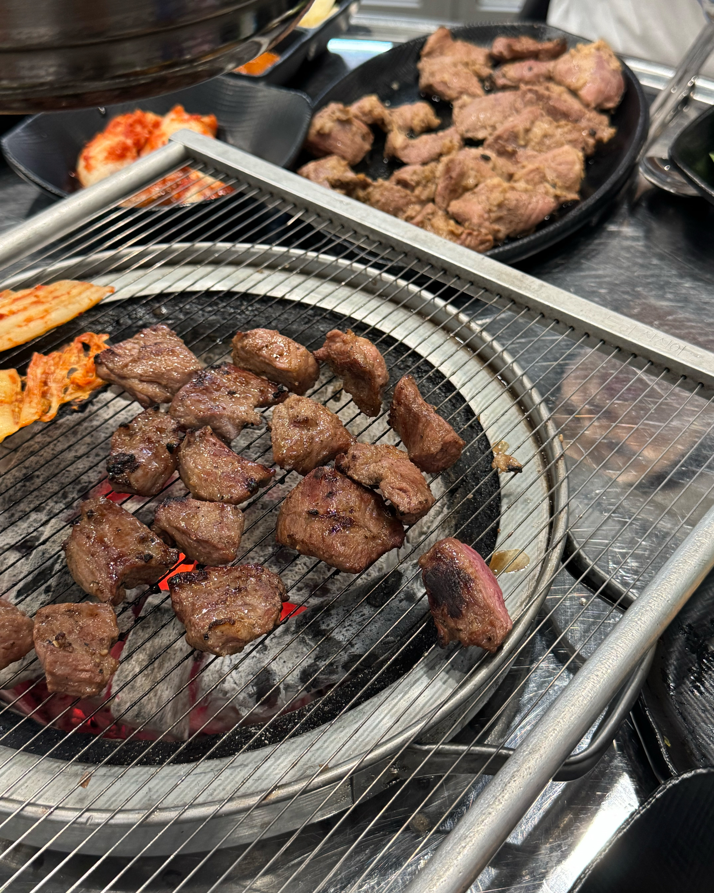 지나가다 우연히 들린 곳인데 너무 예쁘고 고기도 맛있고〰️🤍🤍🤍너무 잘먹었습니다 또 올게요
