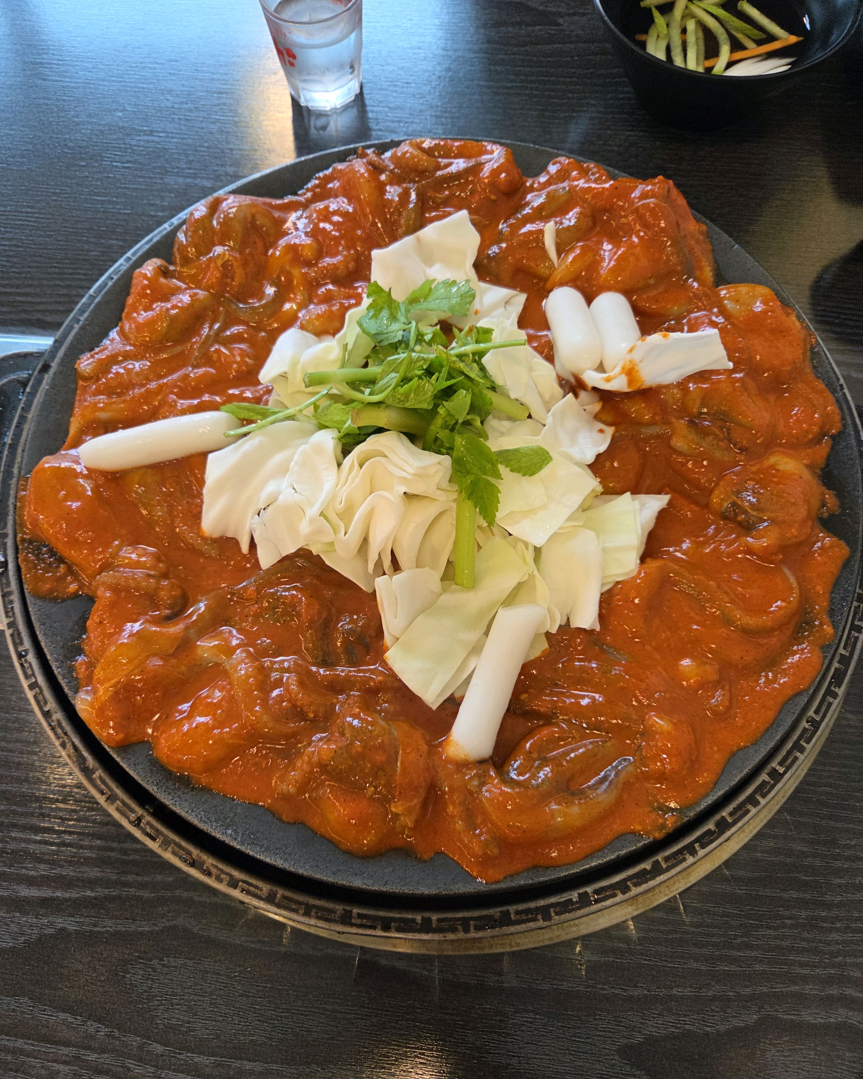 함덕해수욕장 매콤 쭈꾸미 맛집이에요! 쭈꾸미 쫄깃탱글하고요! 저희는 보통맛 신라면 맵기라 