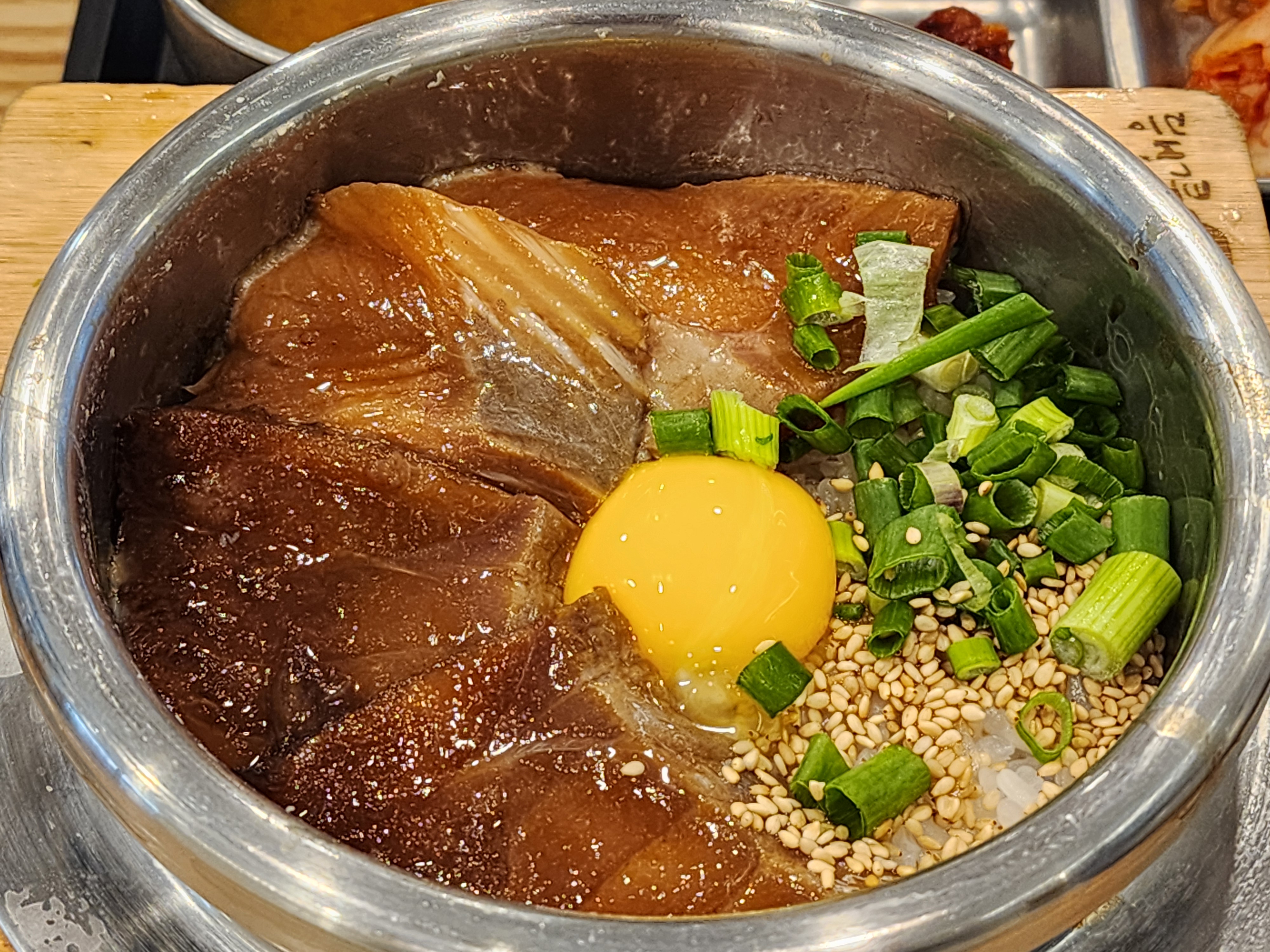 연어장과 솥밥을 같이 먹을 수 있어서 좋았어요. 밥도 적당히 질고 연어장도 보기보다 많이 