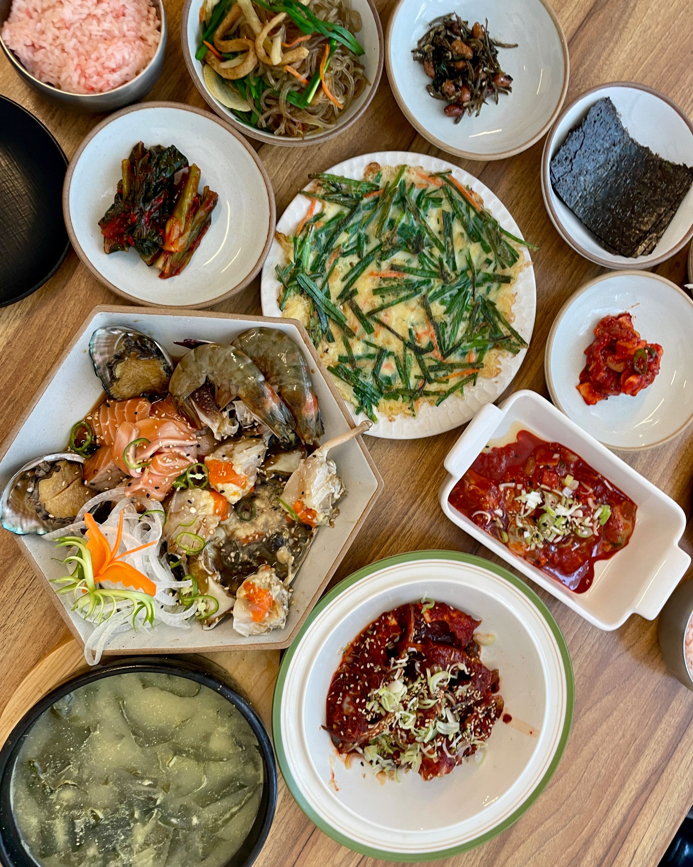 게장 살이 알차고 맛있아요. 간장게장과 양념게장 모두 양념이 딱좋아요! - 대구 맛집 서해게장집