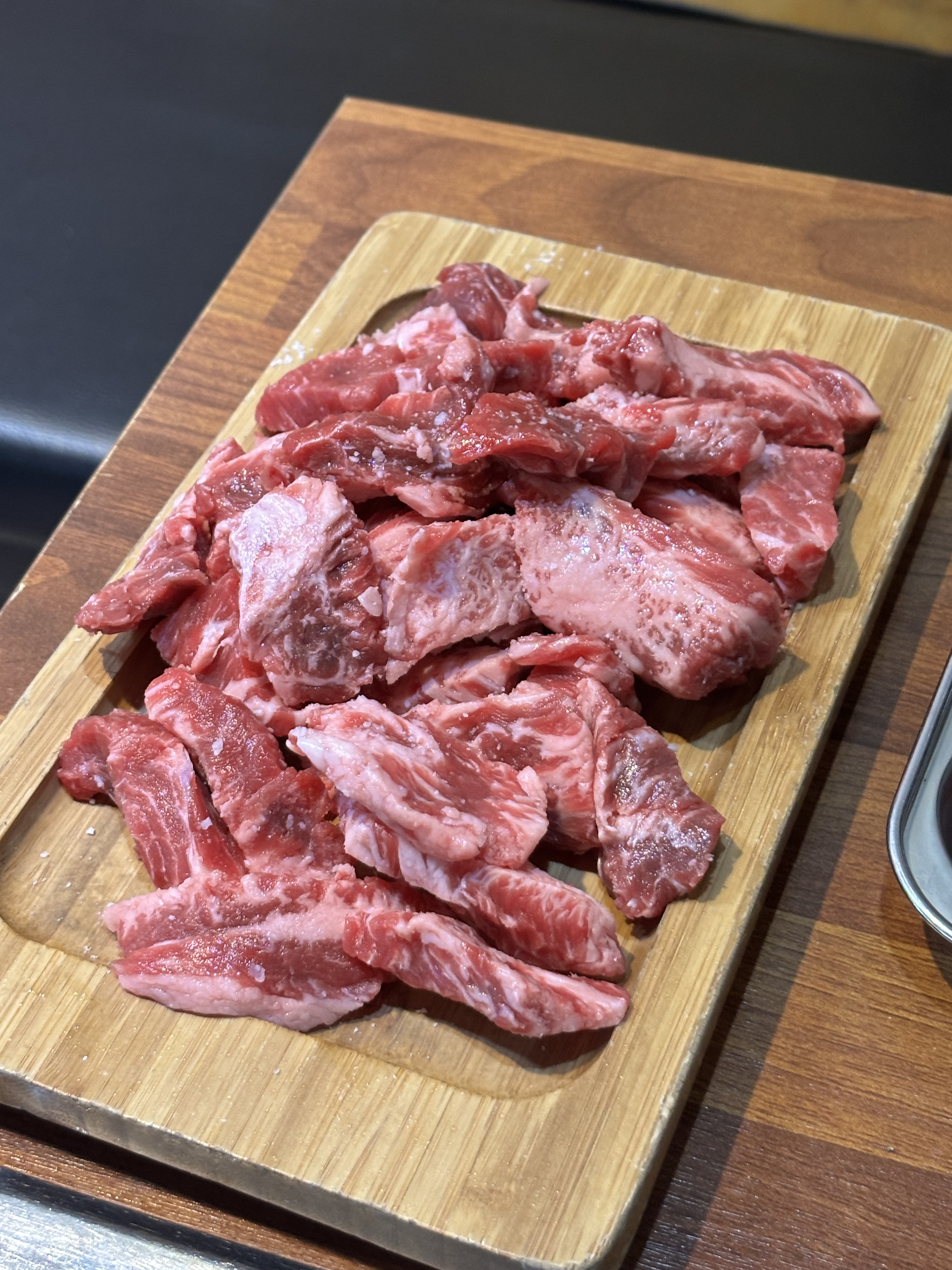 가성비 소고기집이라고 생각했는데 가성비를 뛰어넘는 맛집이었습니다!! 고기도 너무 맛있었고,