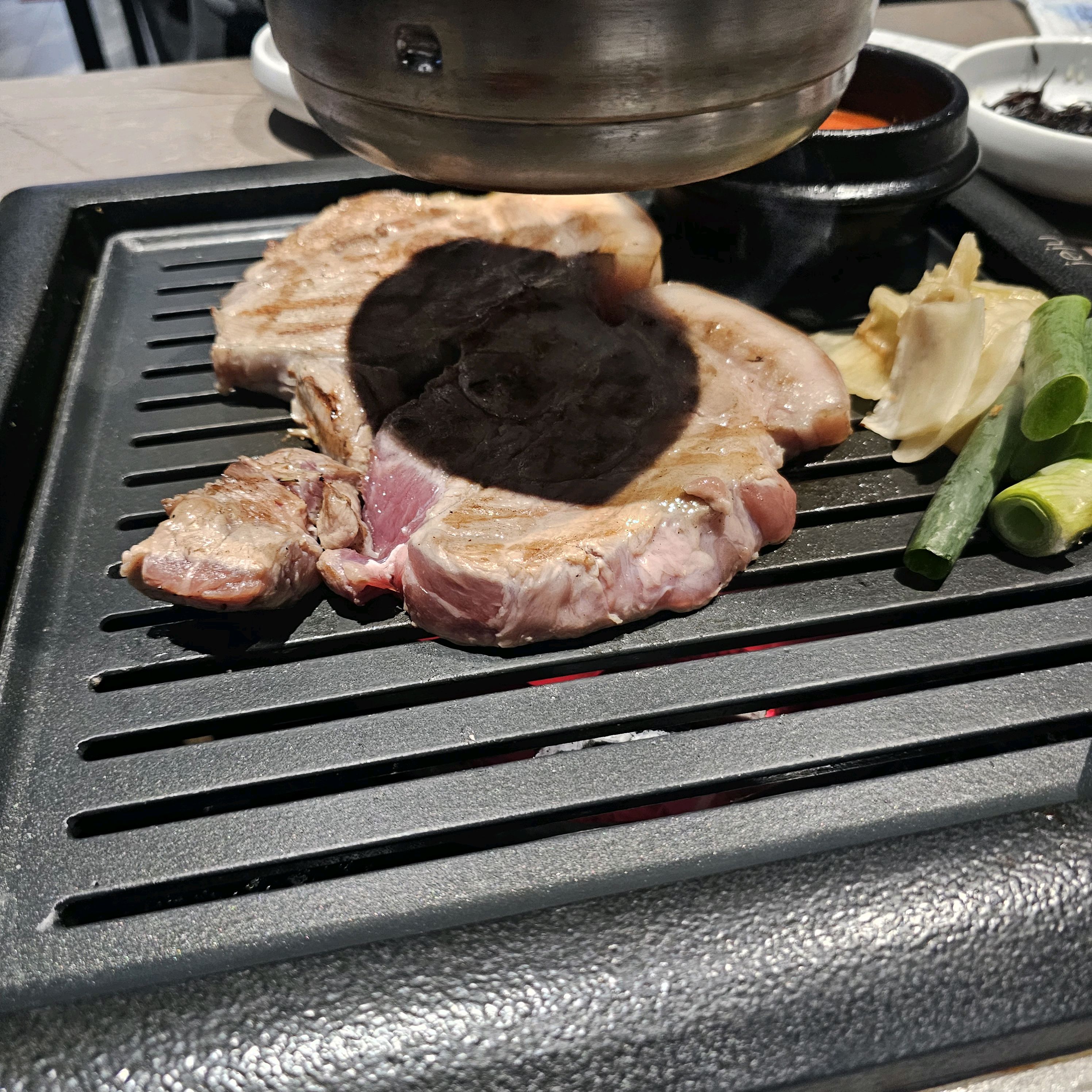 제주도 올때마다가는 맛집!! 구성도 좋고 제주 근고기맛있습니다! 앞으로 제주도오면 자주갈예
